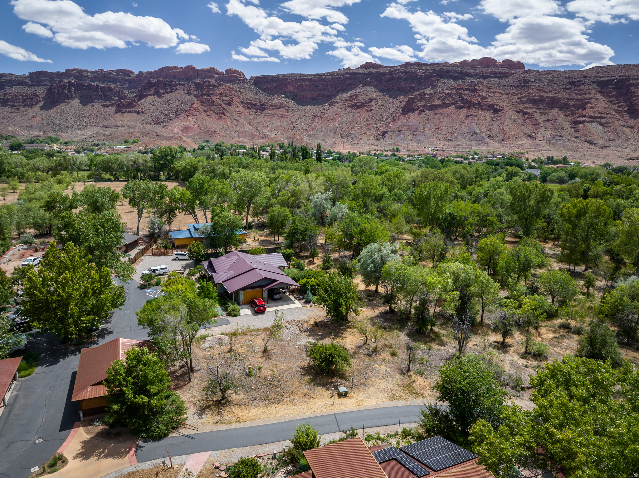 main property photo 33