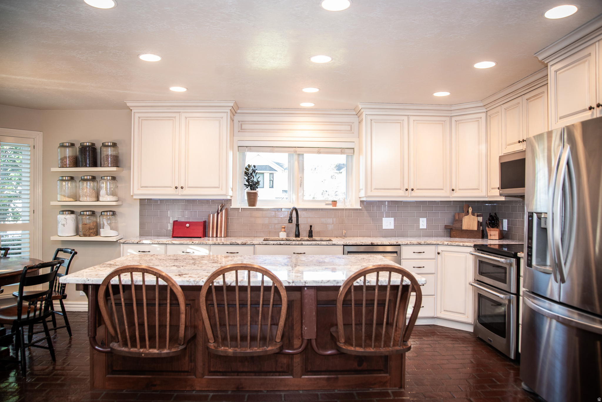 main property photo 20
