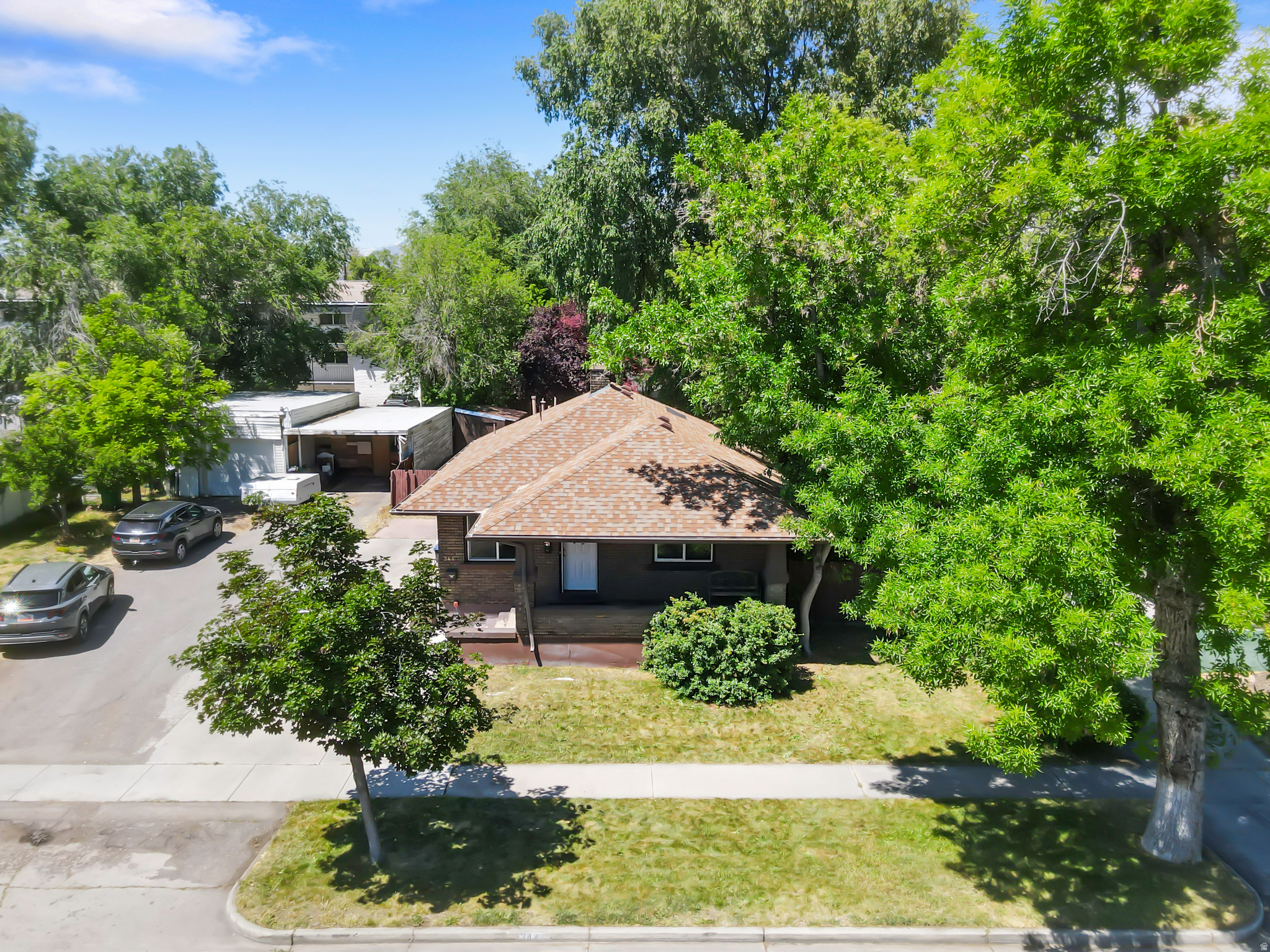 main property photo 28