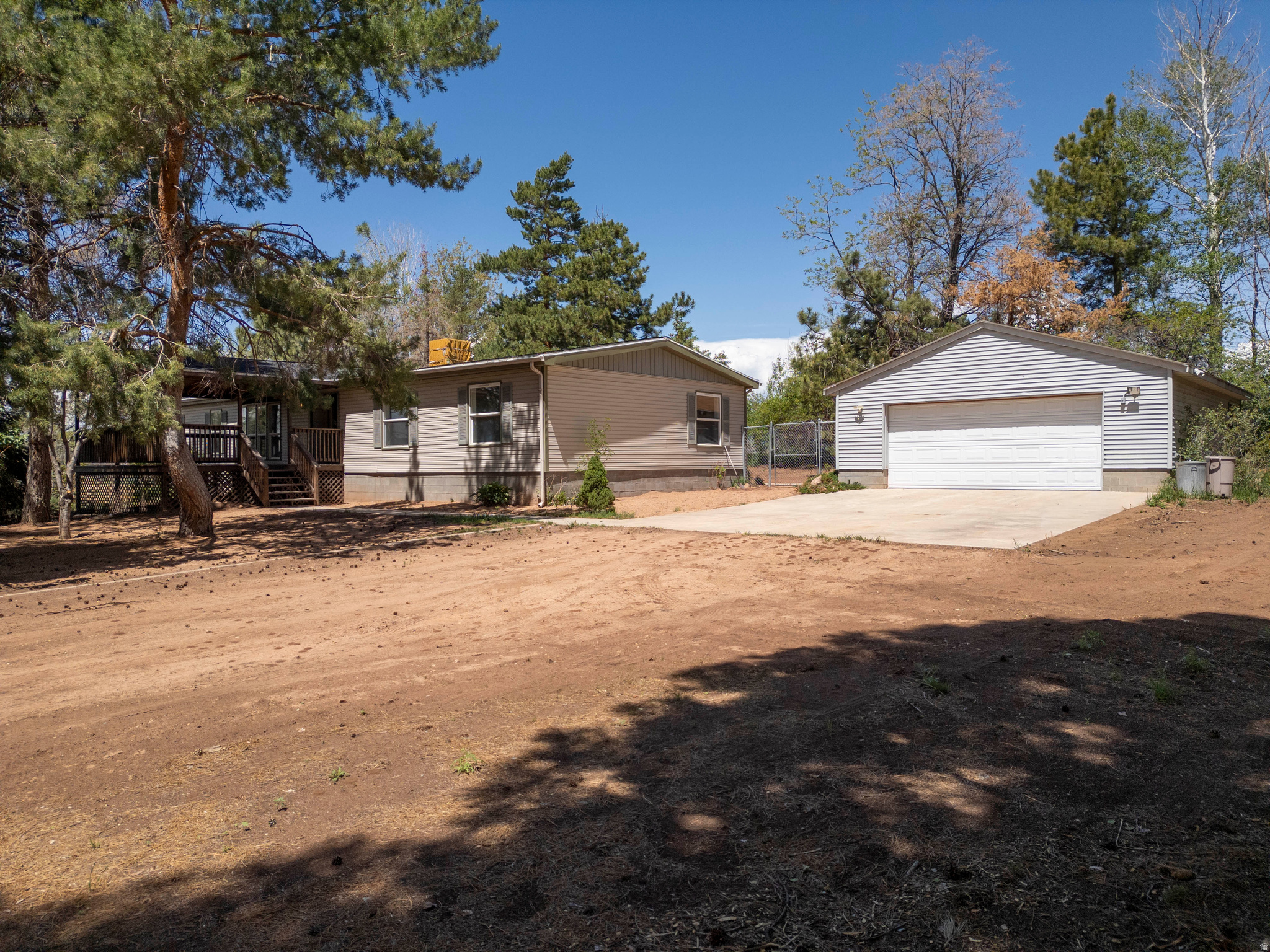 main property photo 37