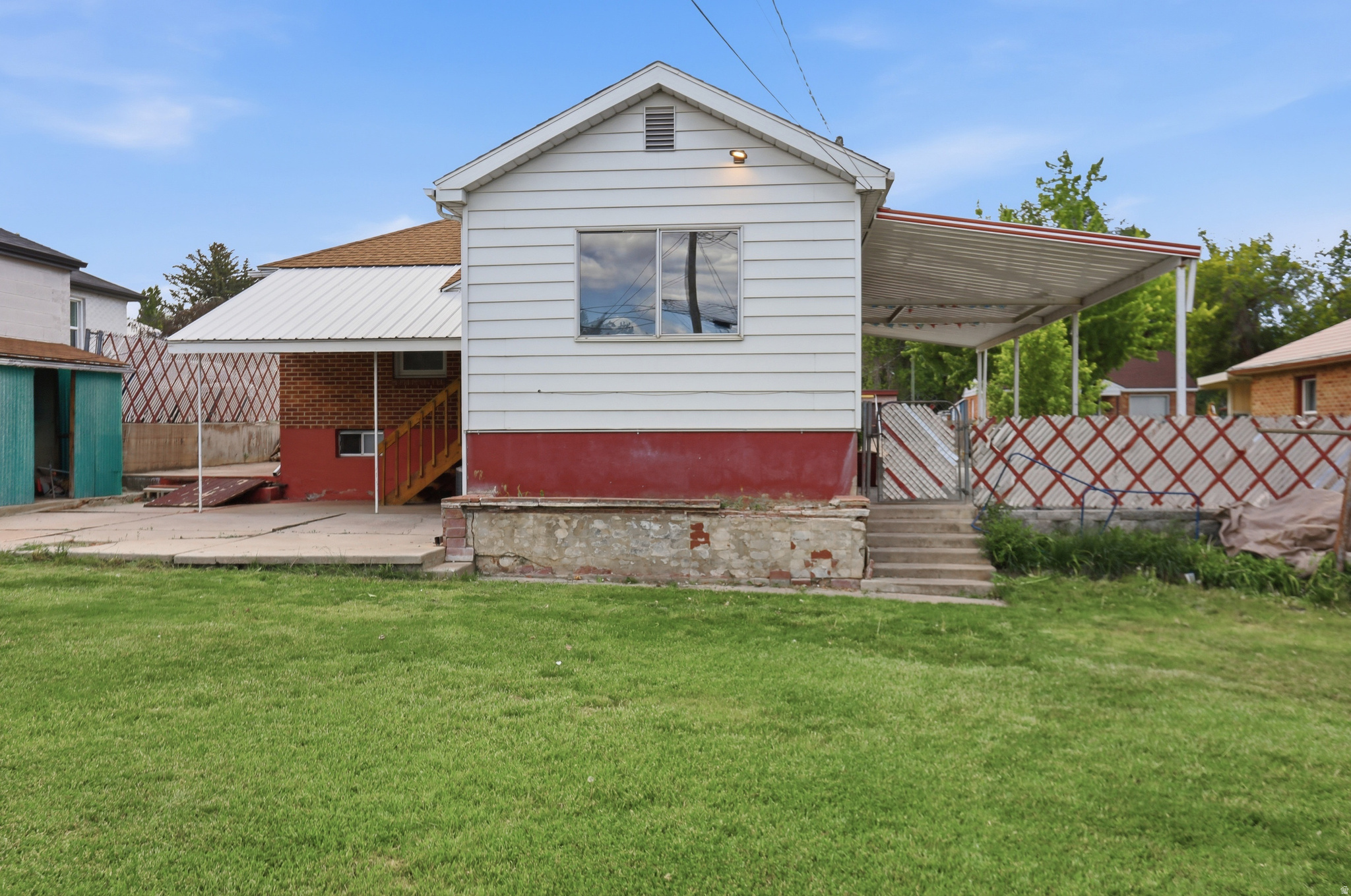 main property photo 28