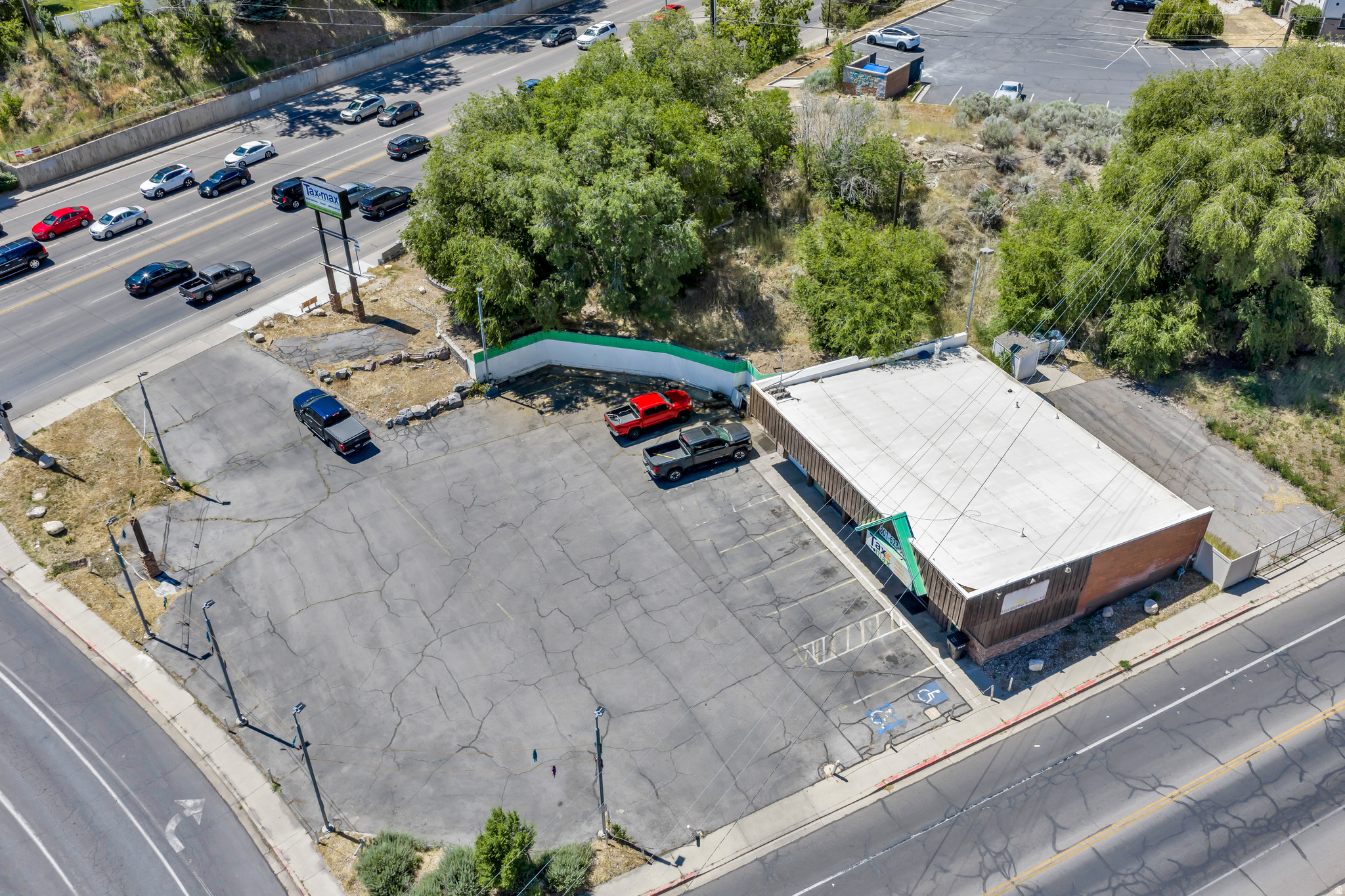 main property photo 6