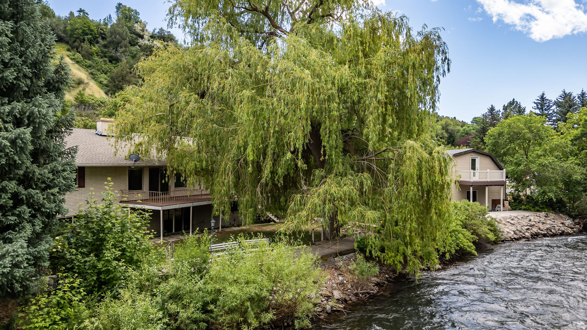 main property photo 78