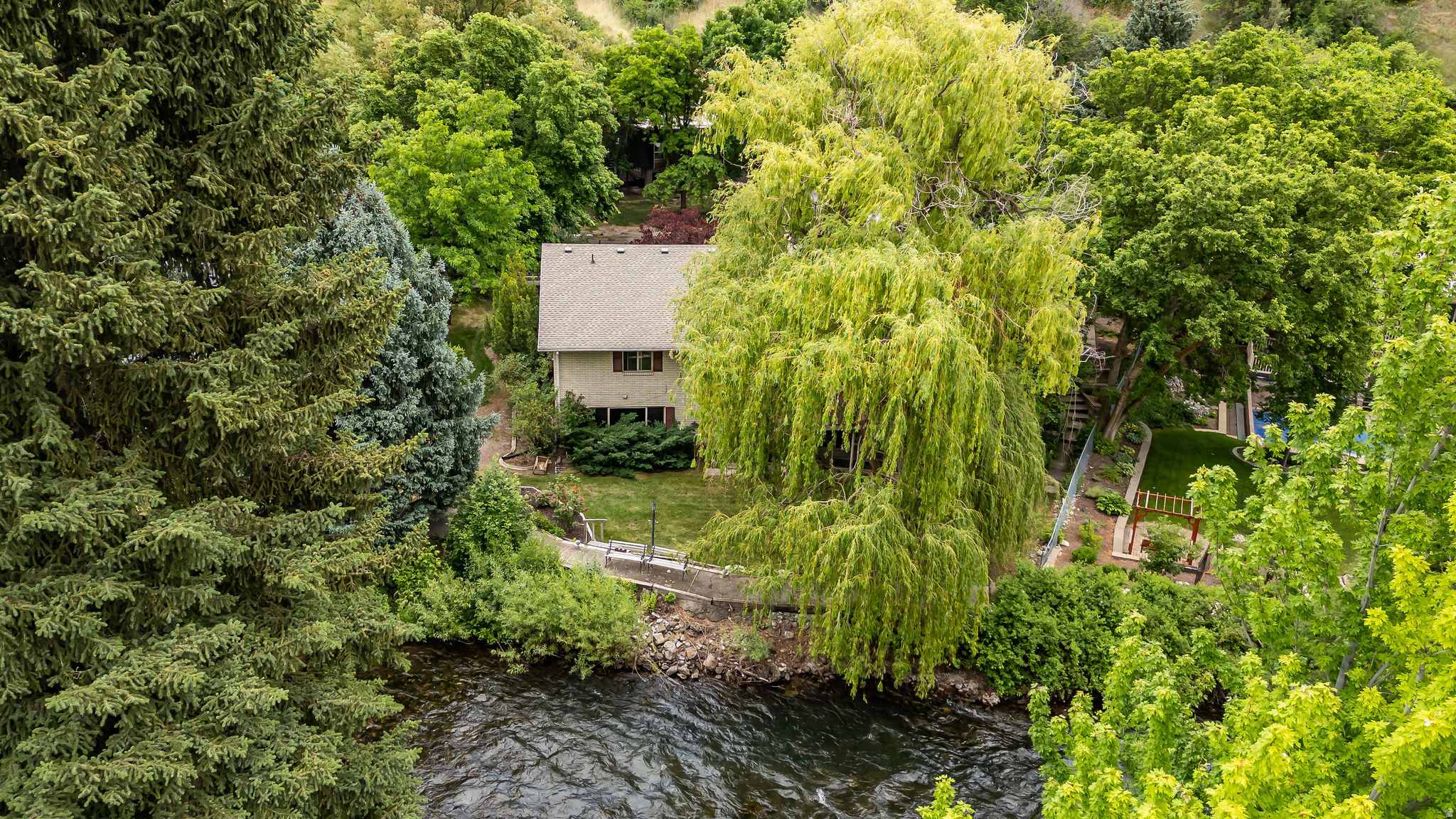 main property photo 81