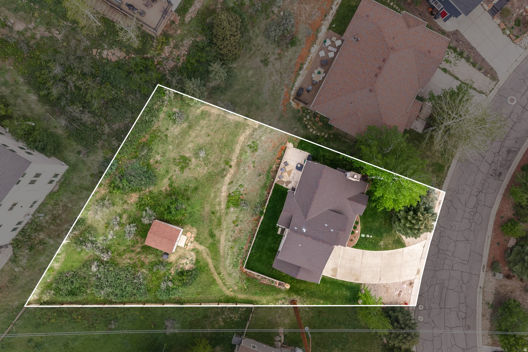 main property photo 40