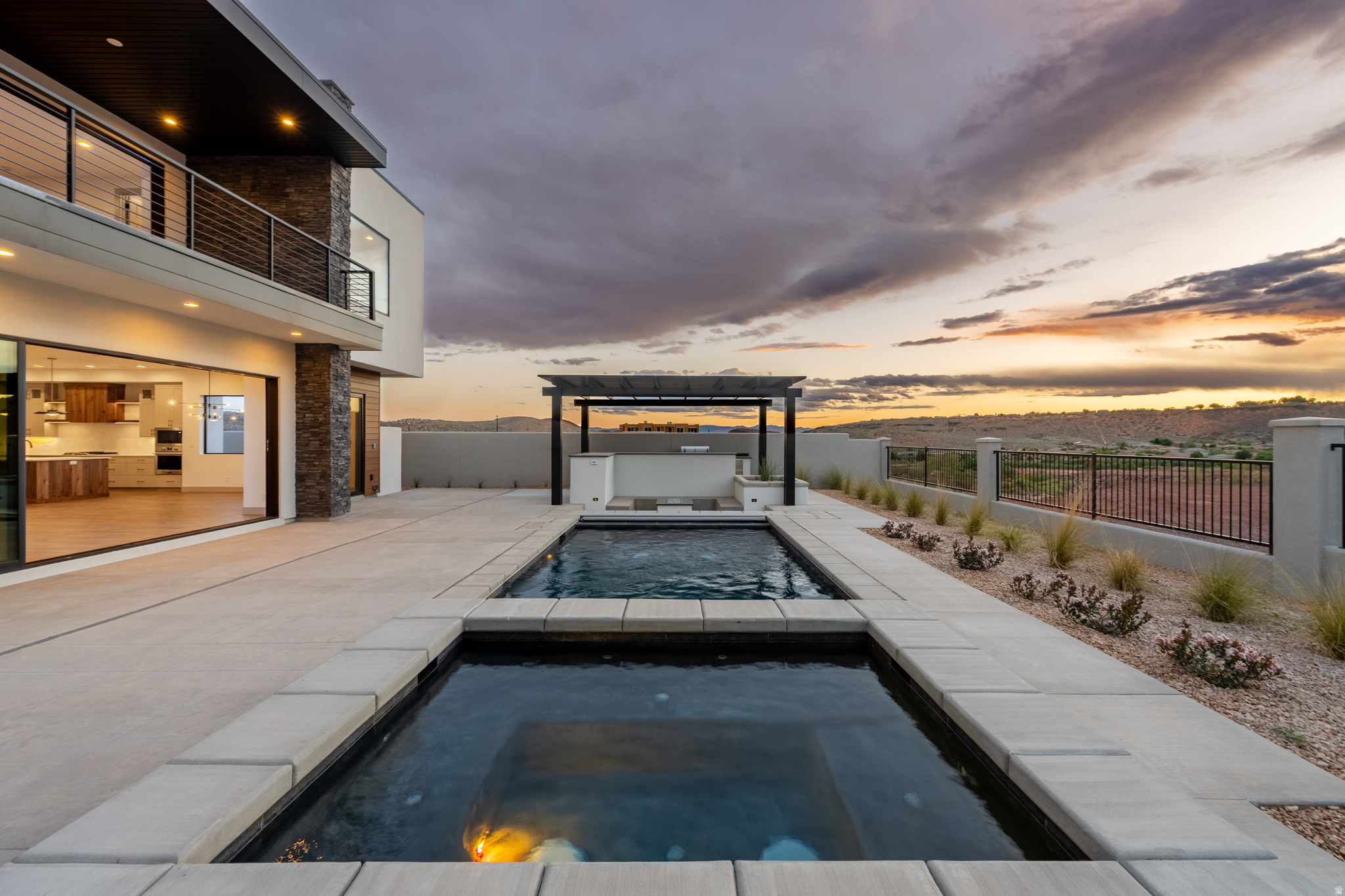 main property photo 40