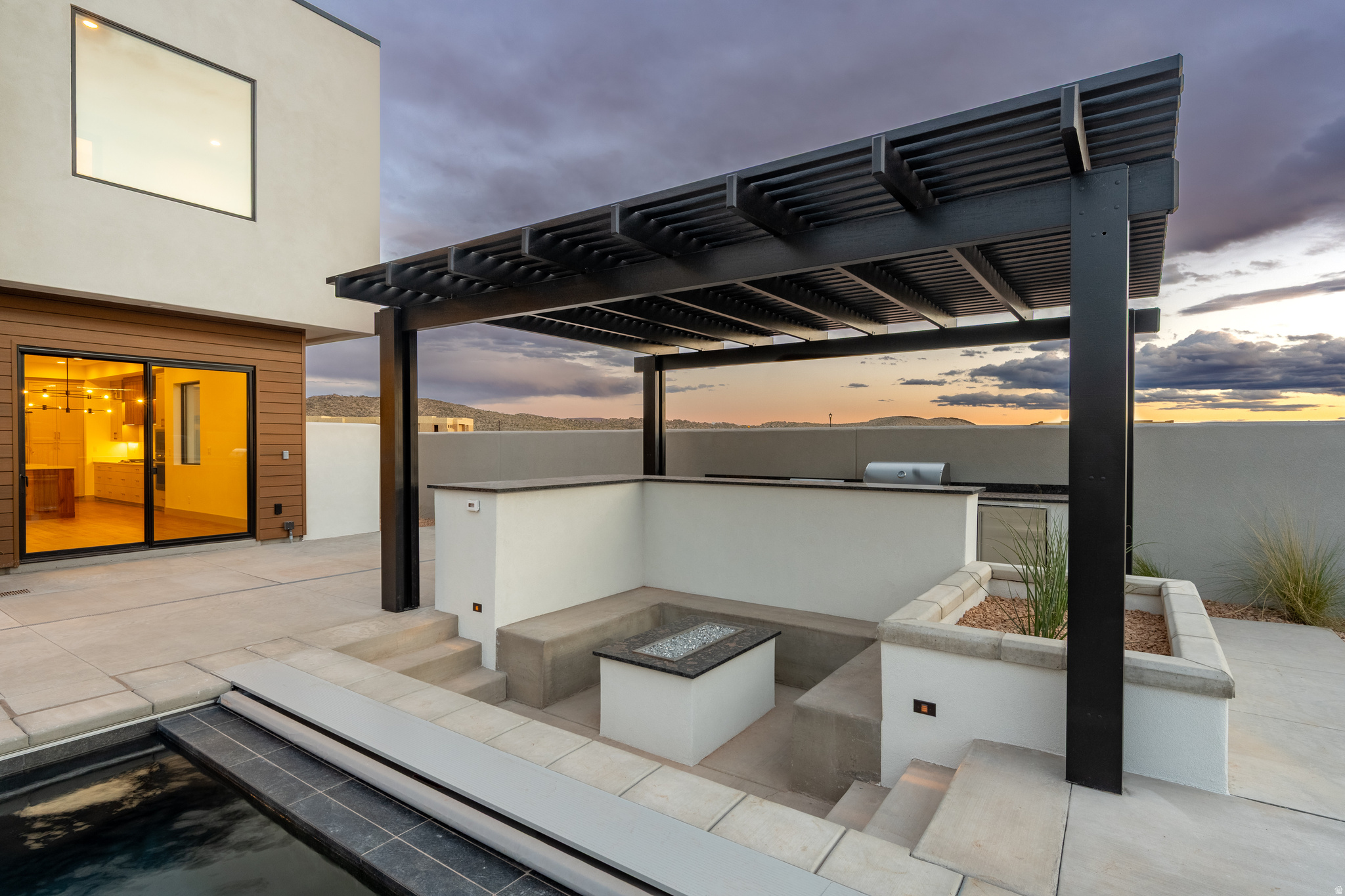main property photo 45