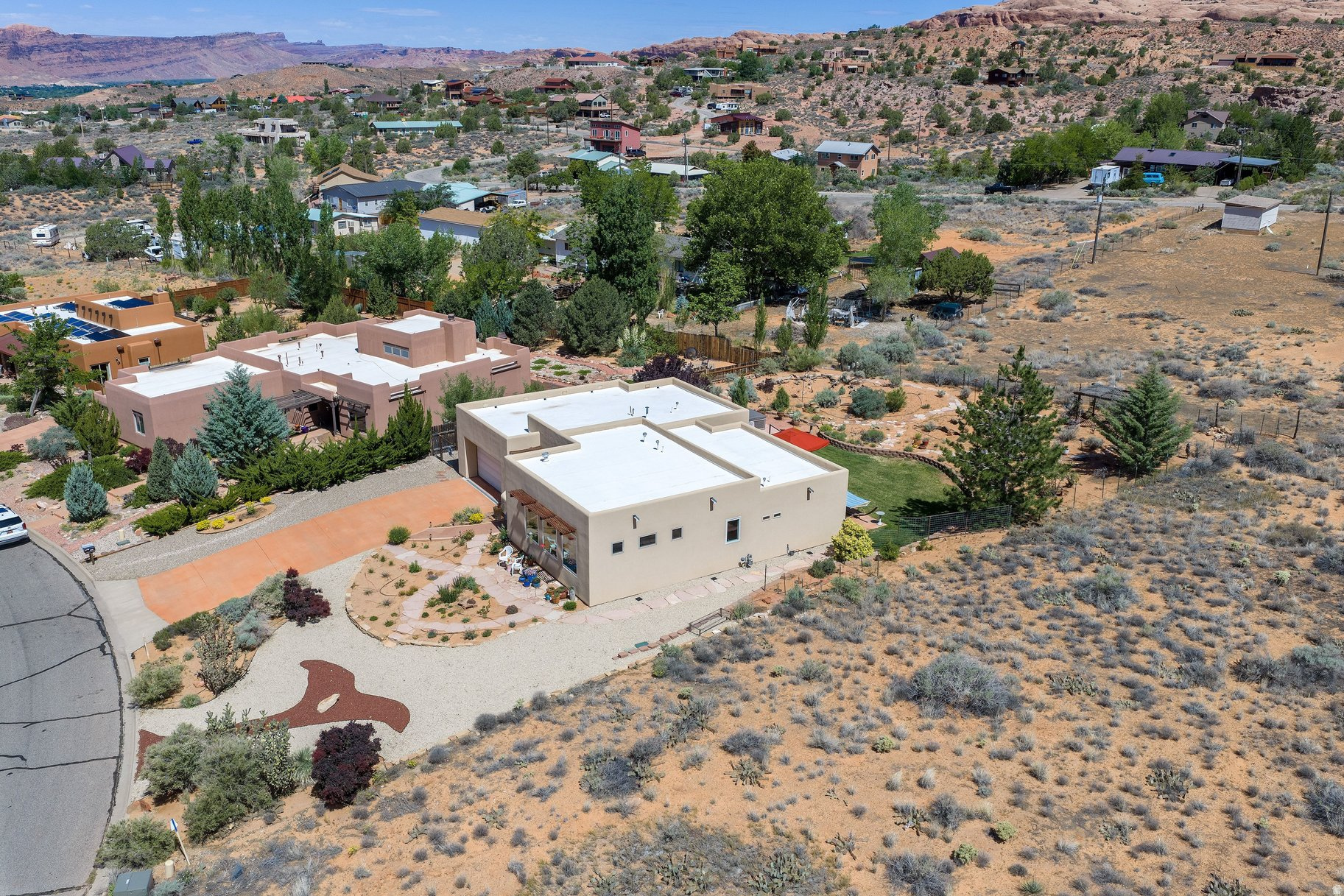 main property photo 51