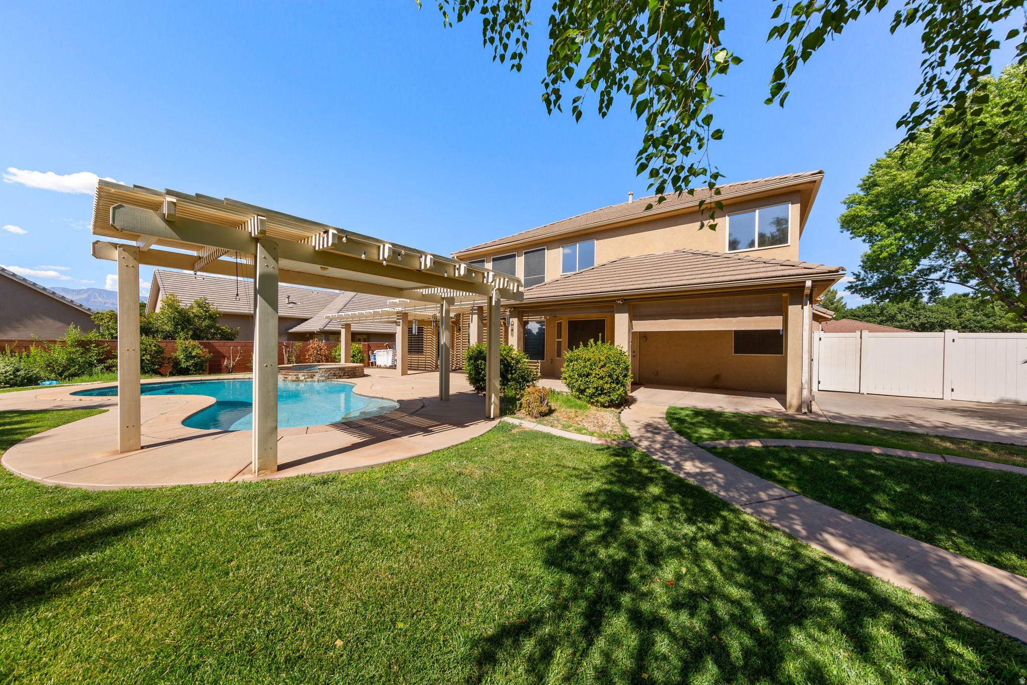 main property photo 47
