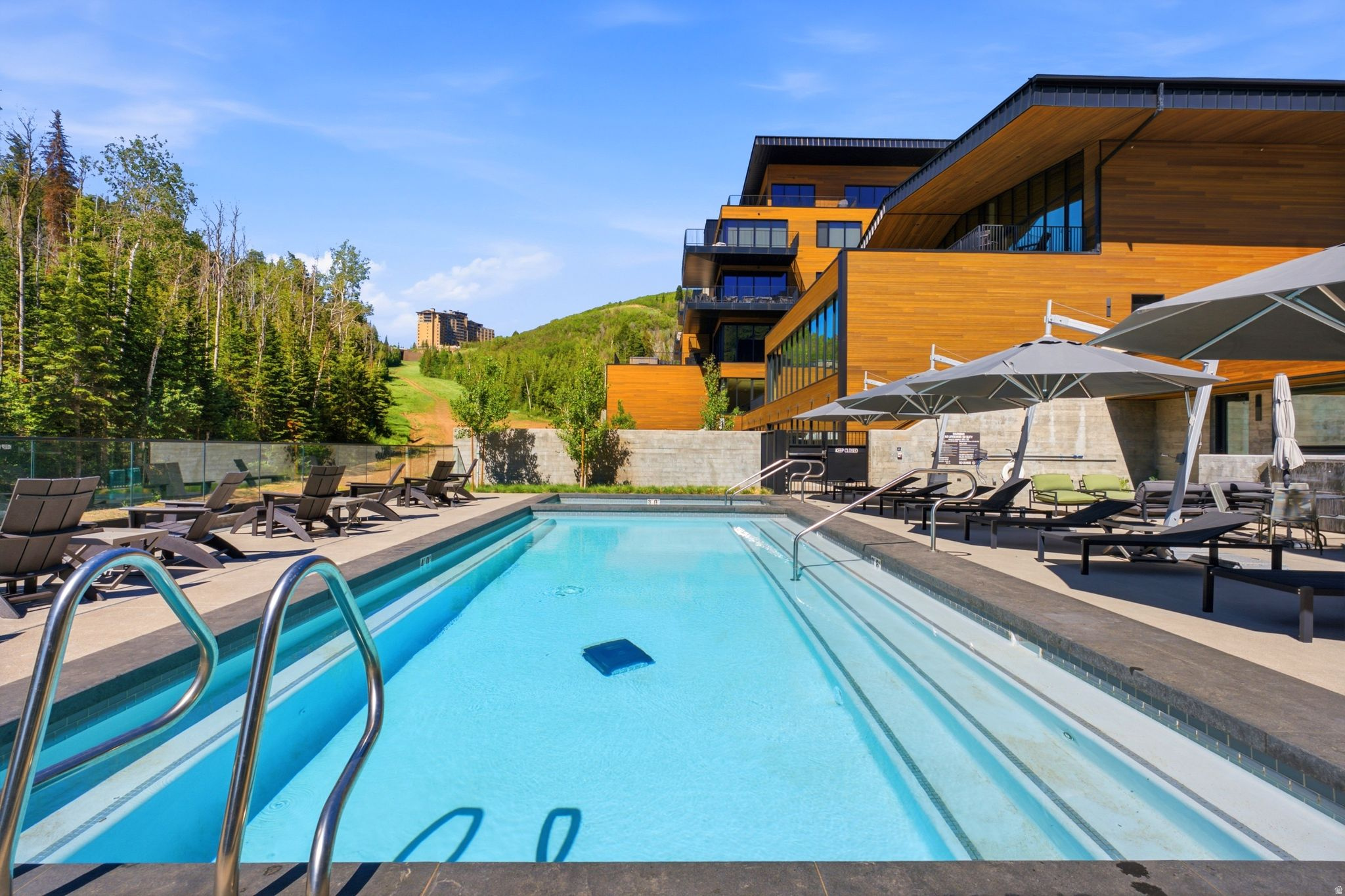main property photo 78