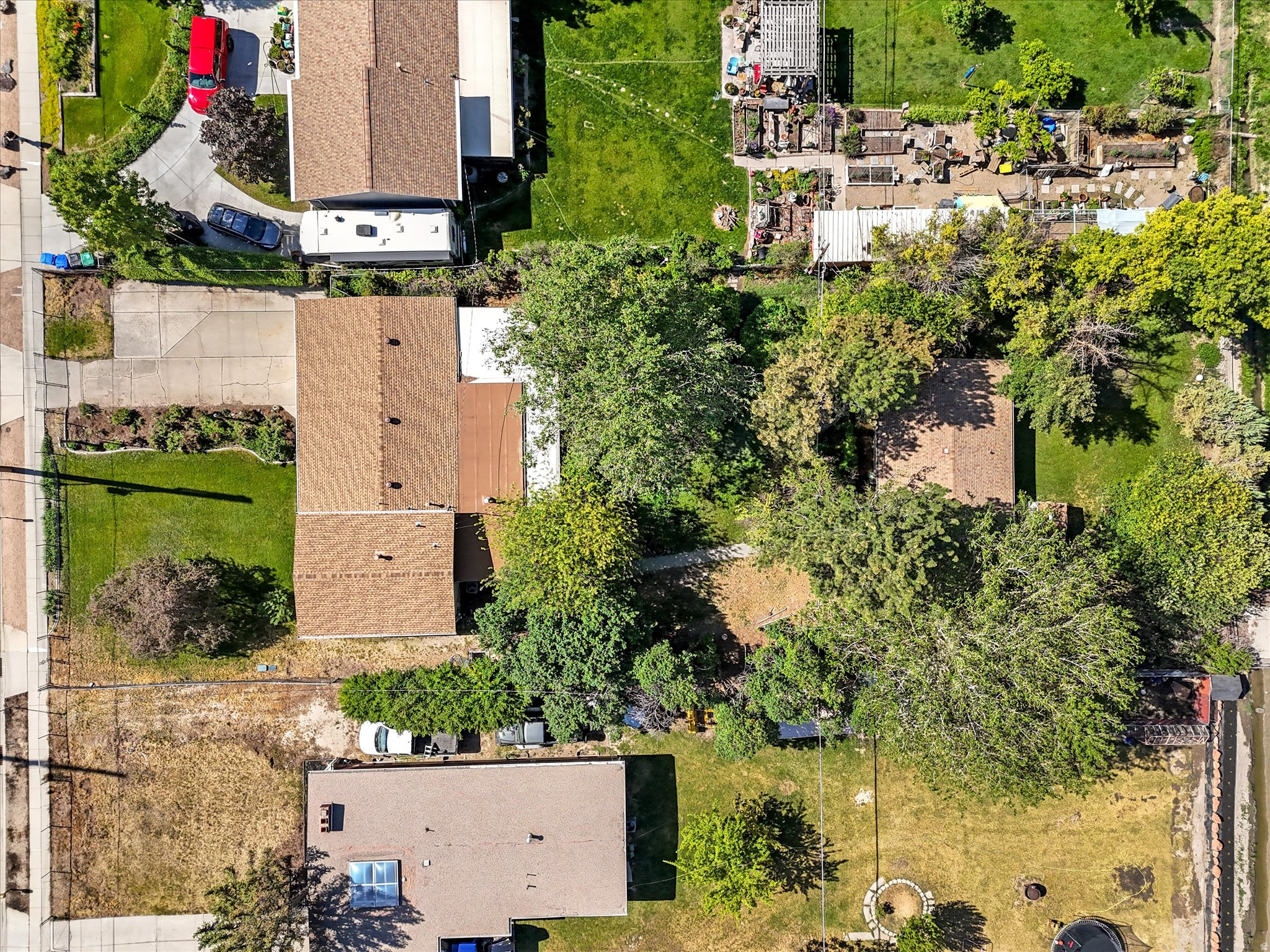 main property photo 29