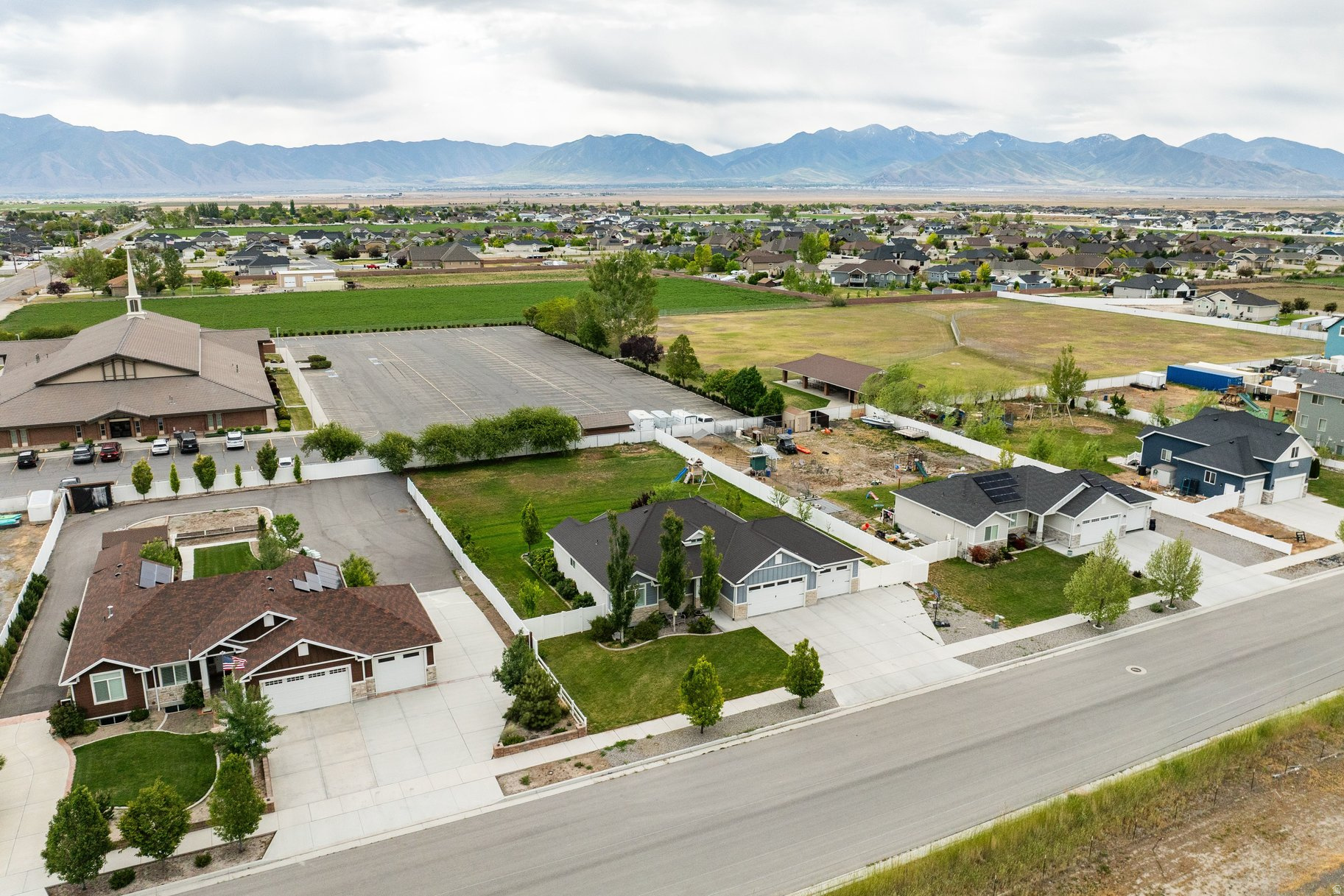 main property photo 43
