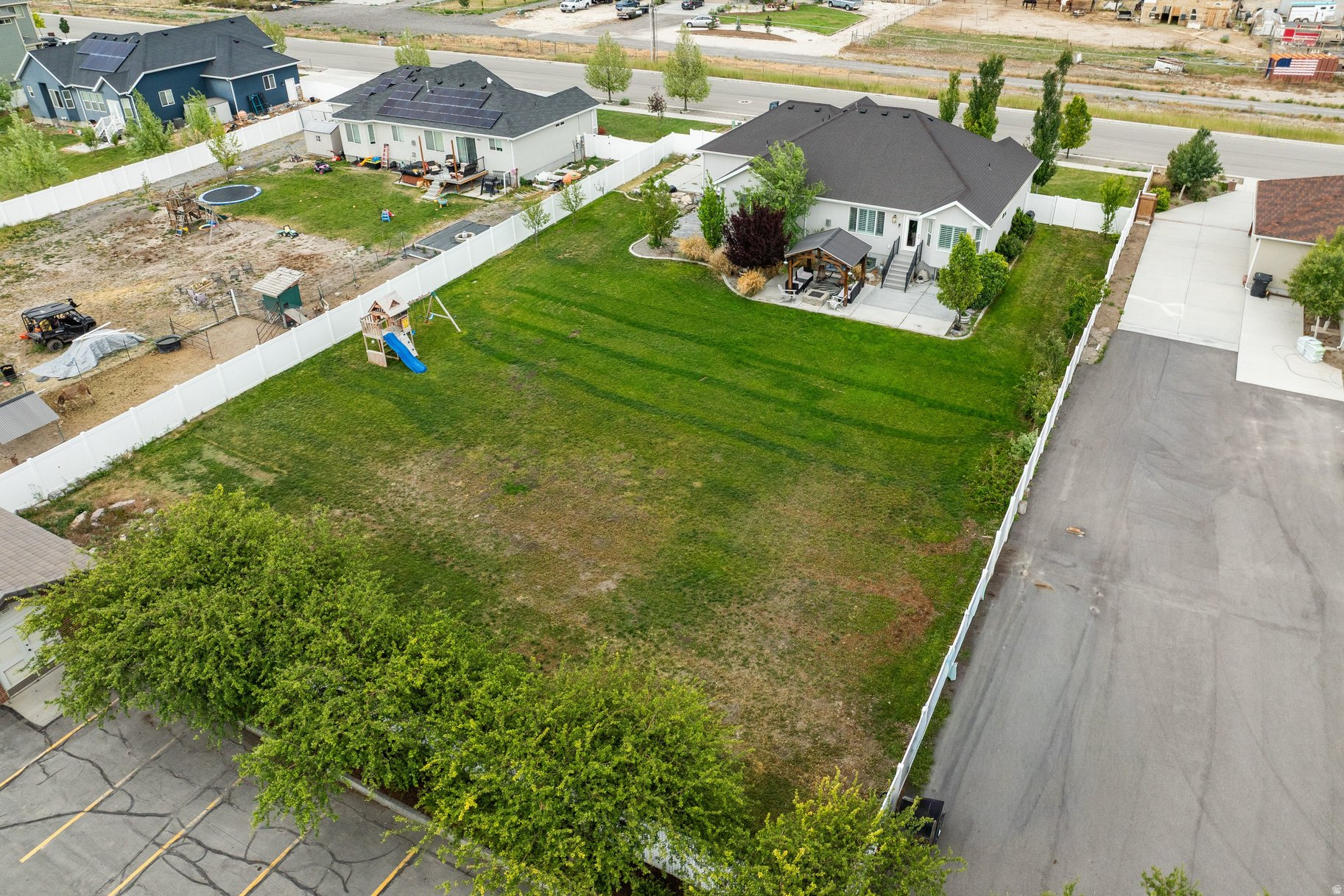 main property photo 46