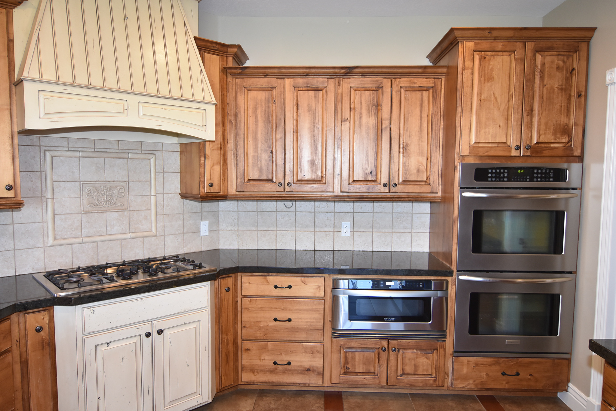 main property photo 25