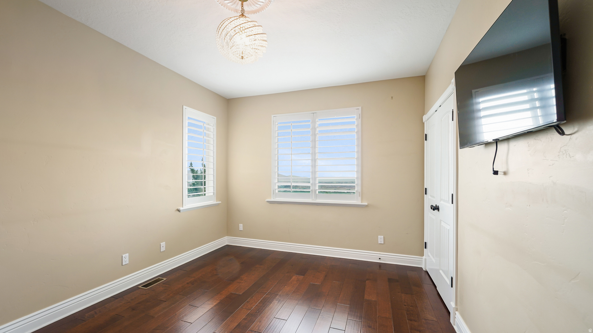 main property photo 59