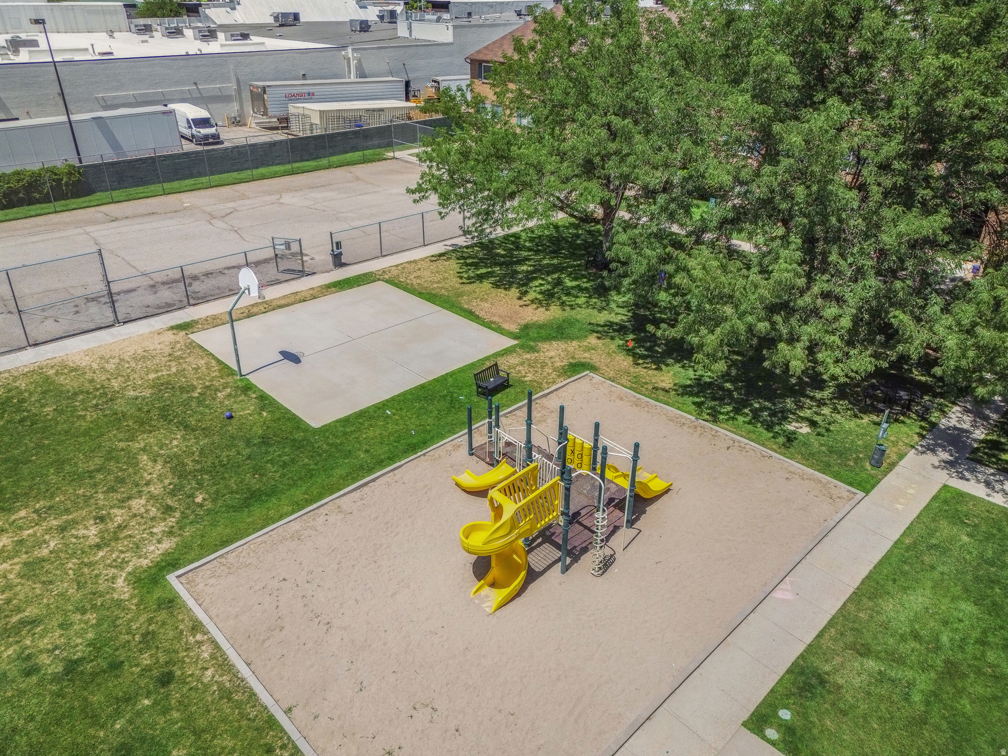 main property photo 25