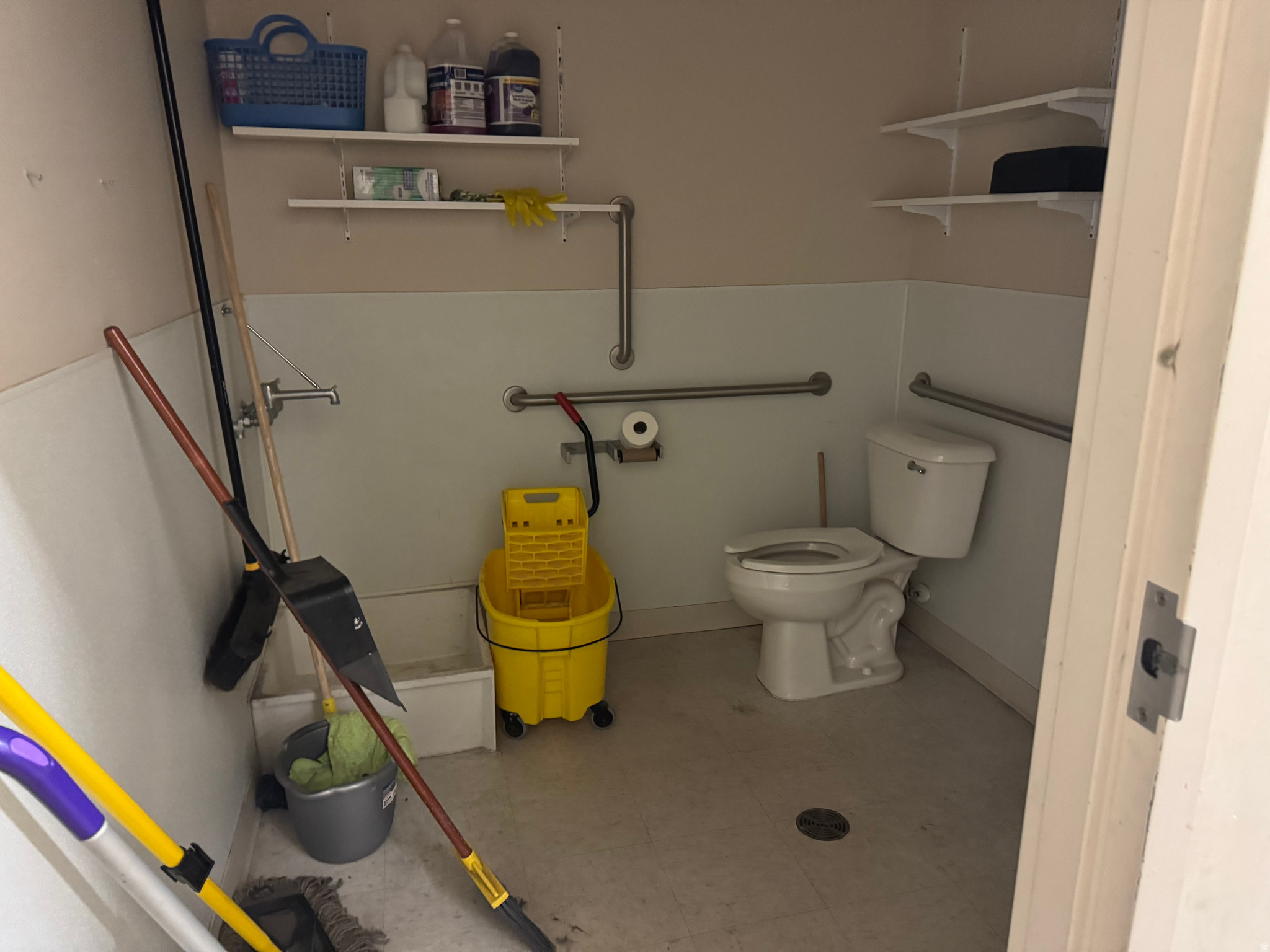 main property photo 15
