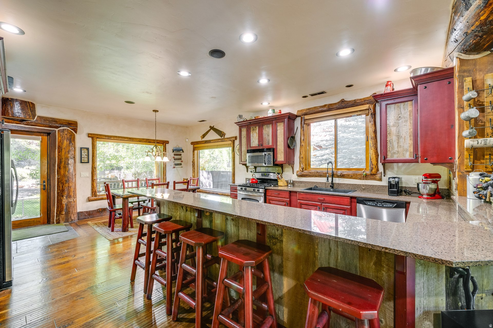 main property photo 15