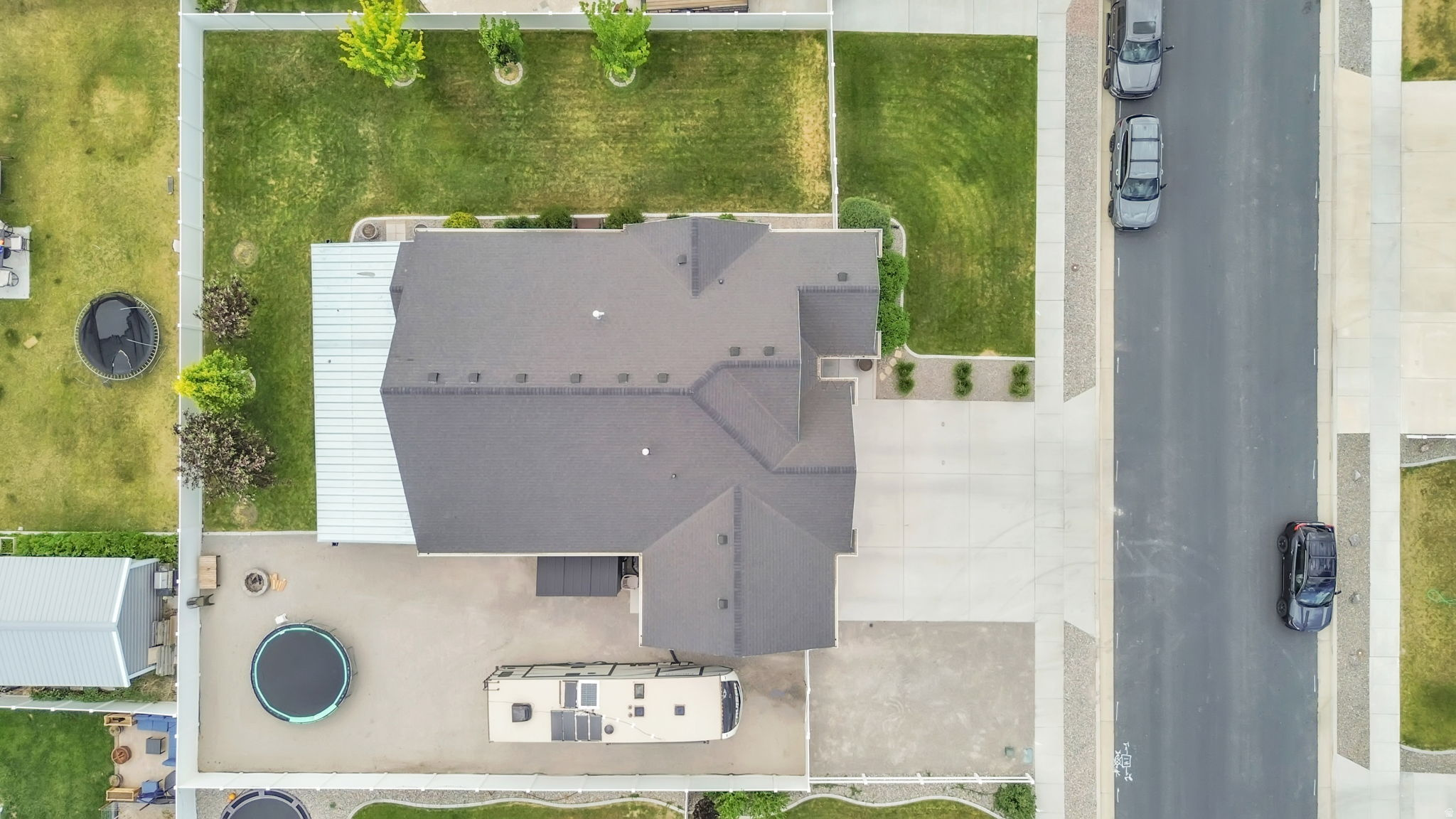 main property photo 40
