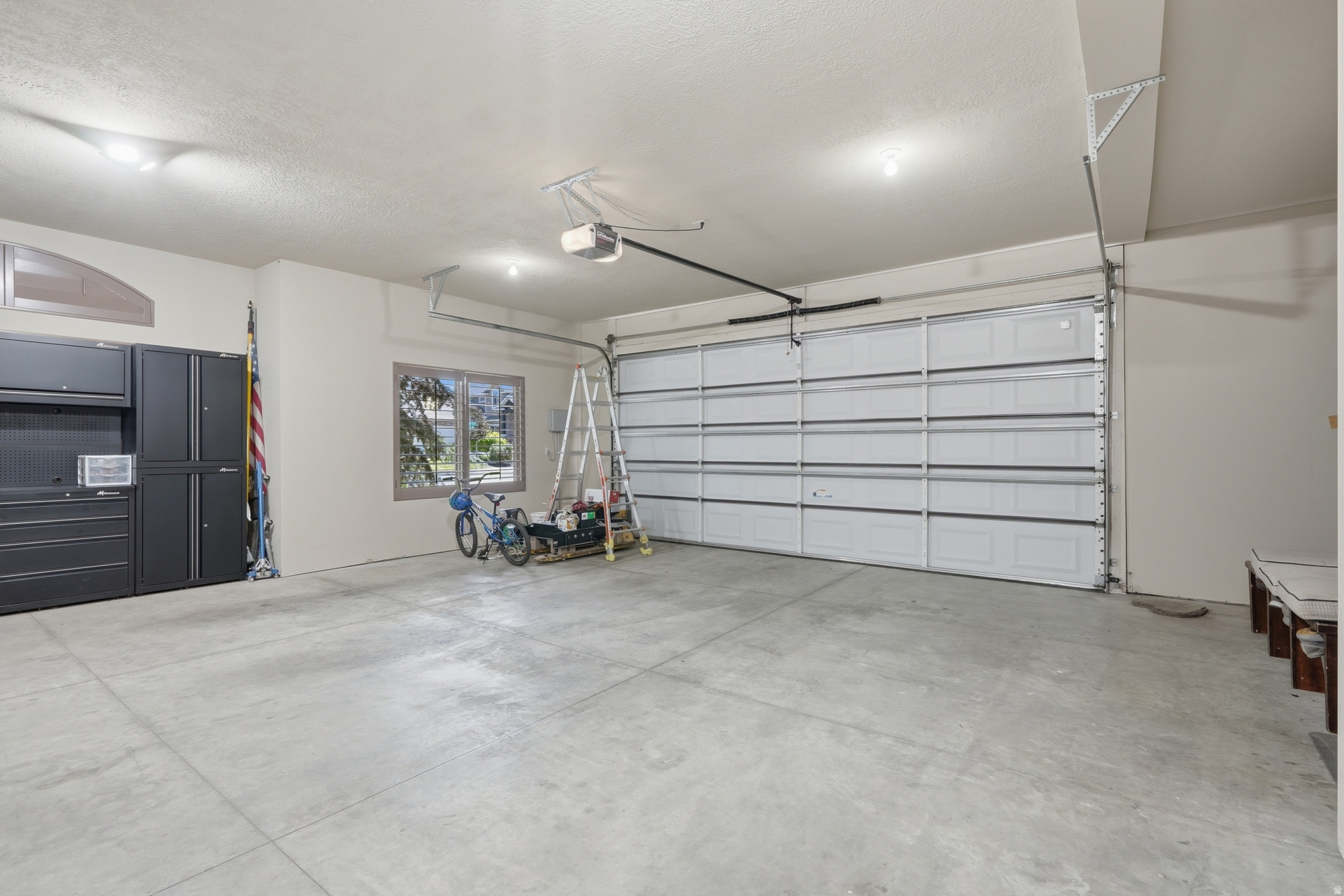 main property photo 50