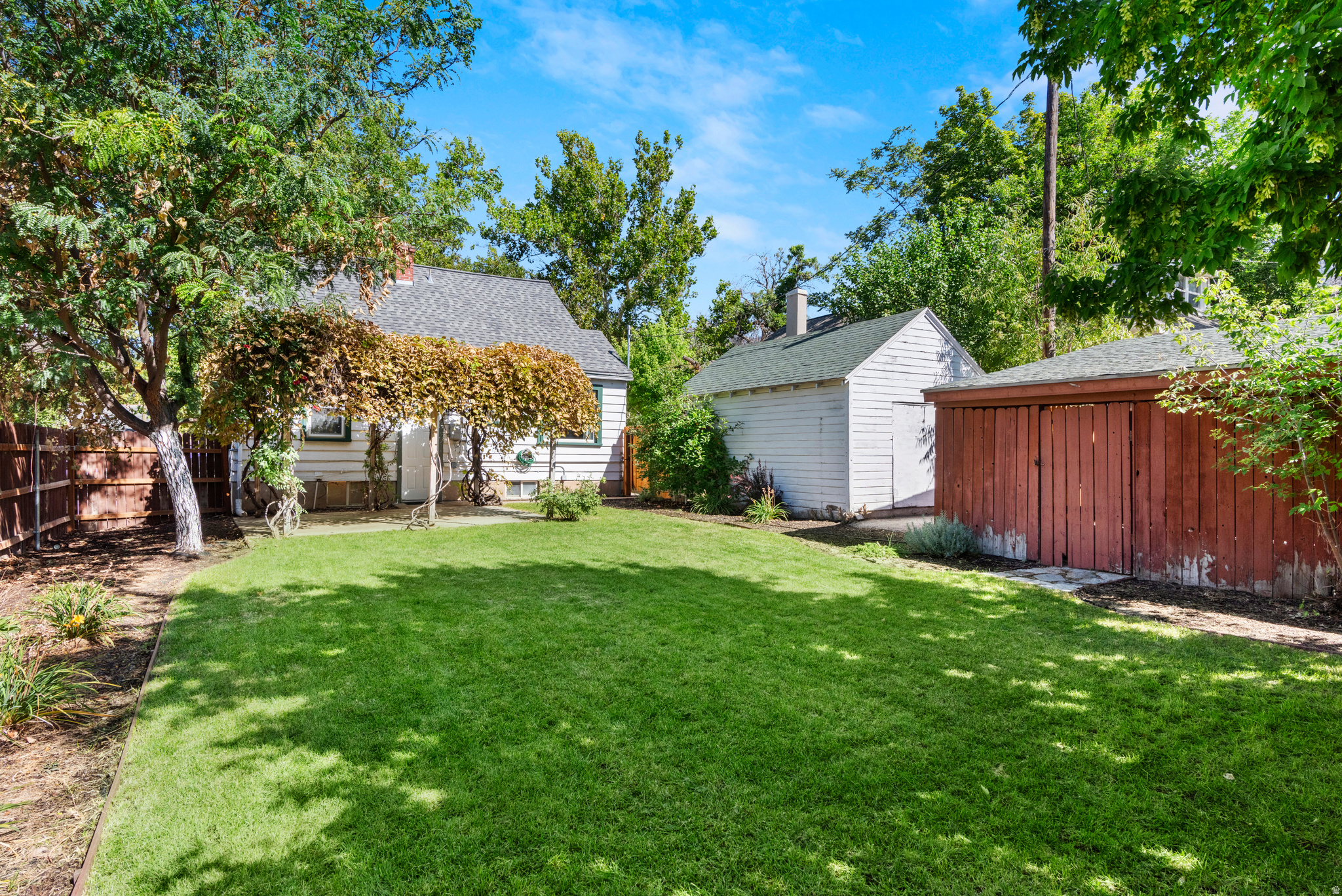 main property photo 20