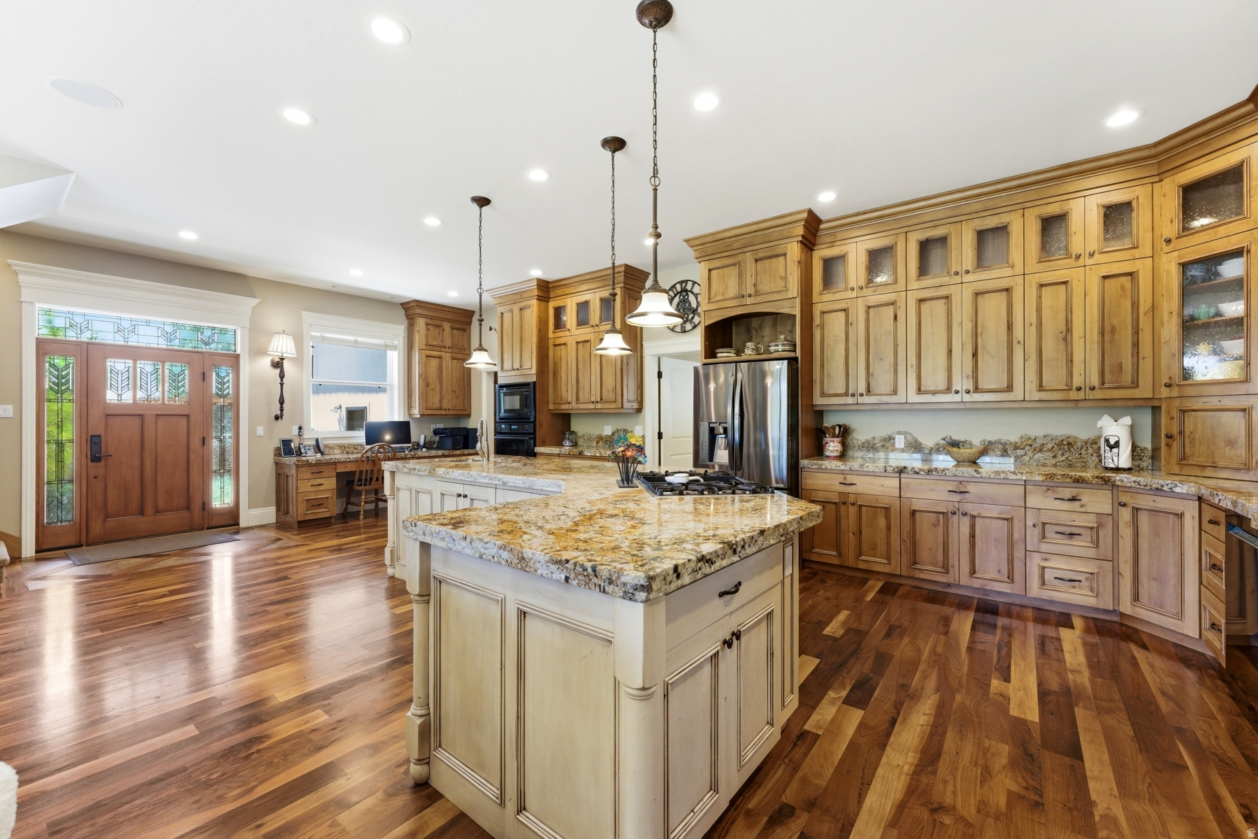 main property photo 33