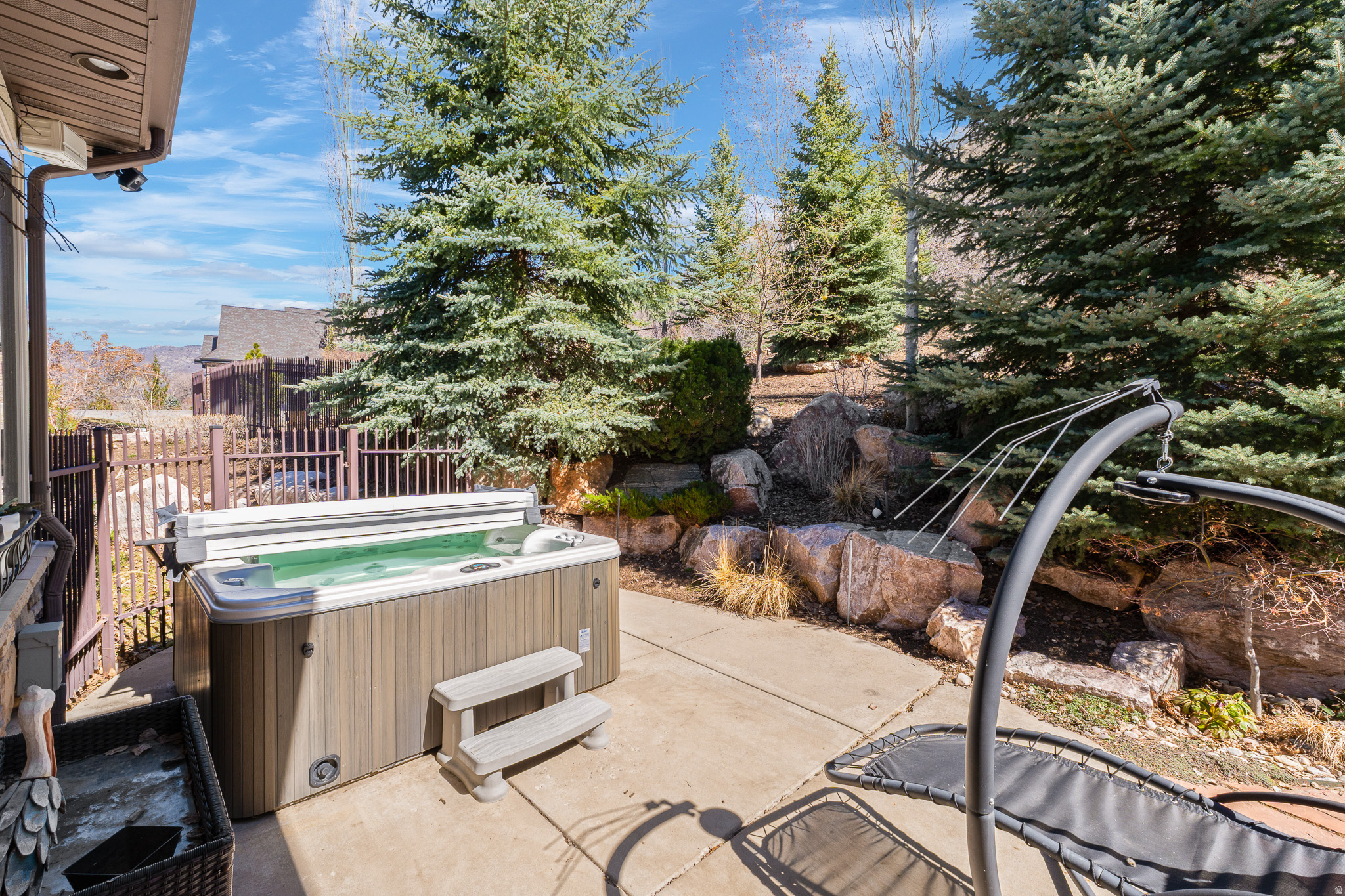 main property photo 24