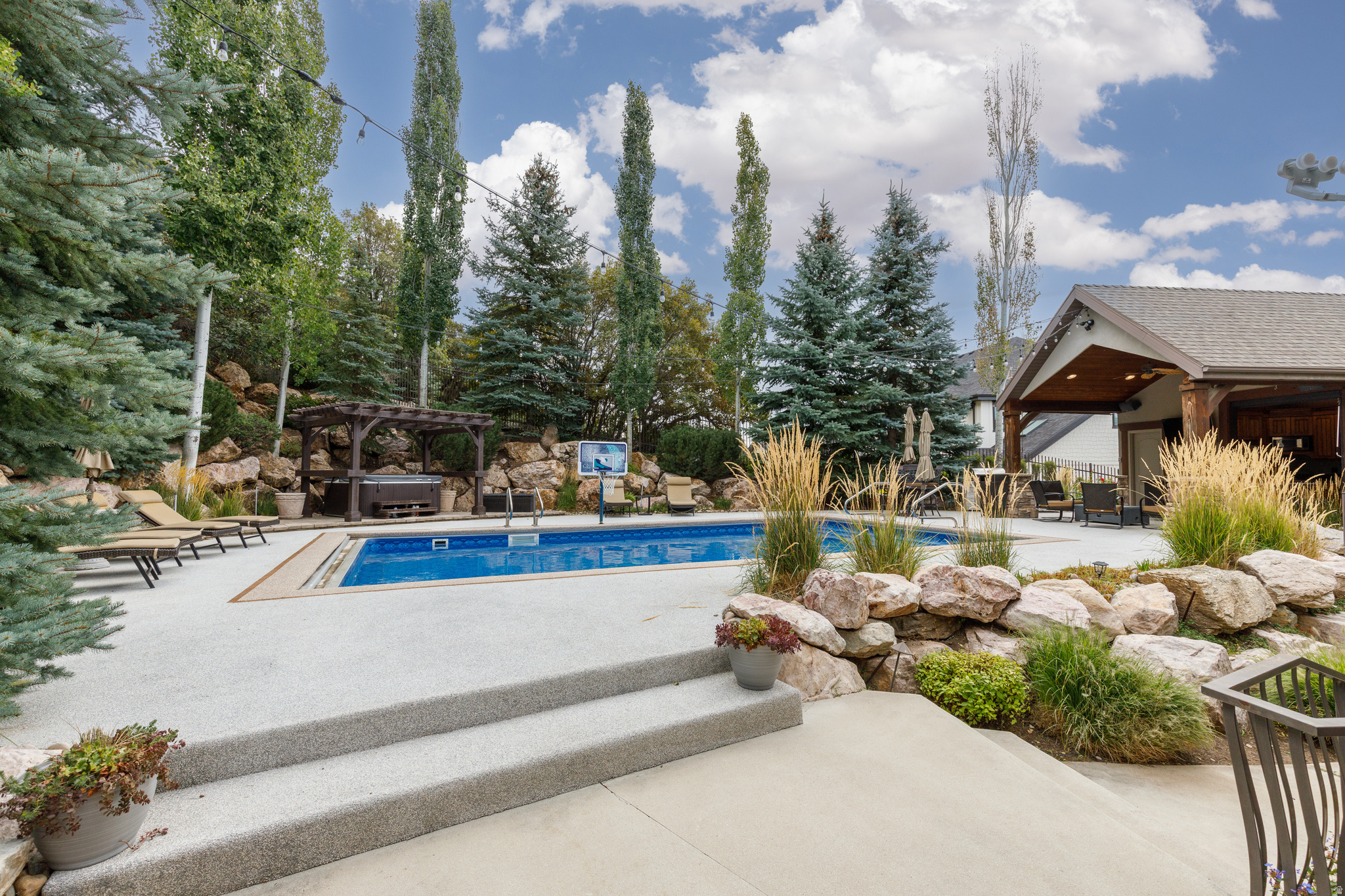 main property photo 50