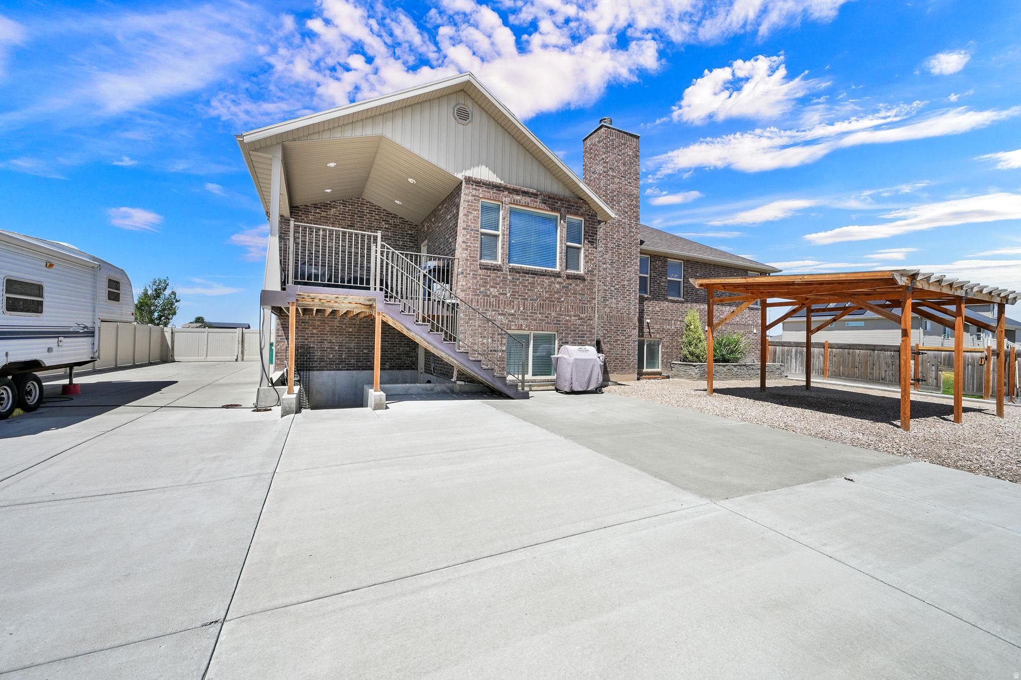 main property photo 30