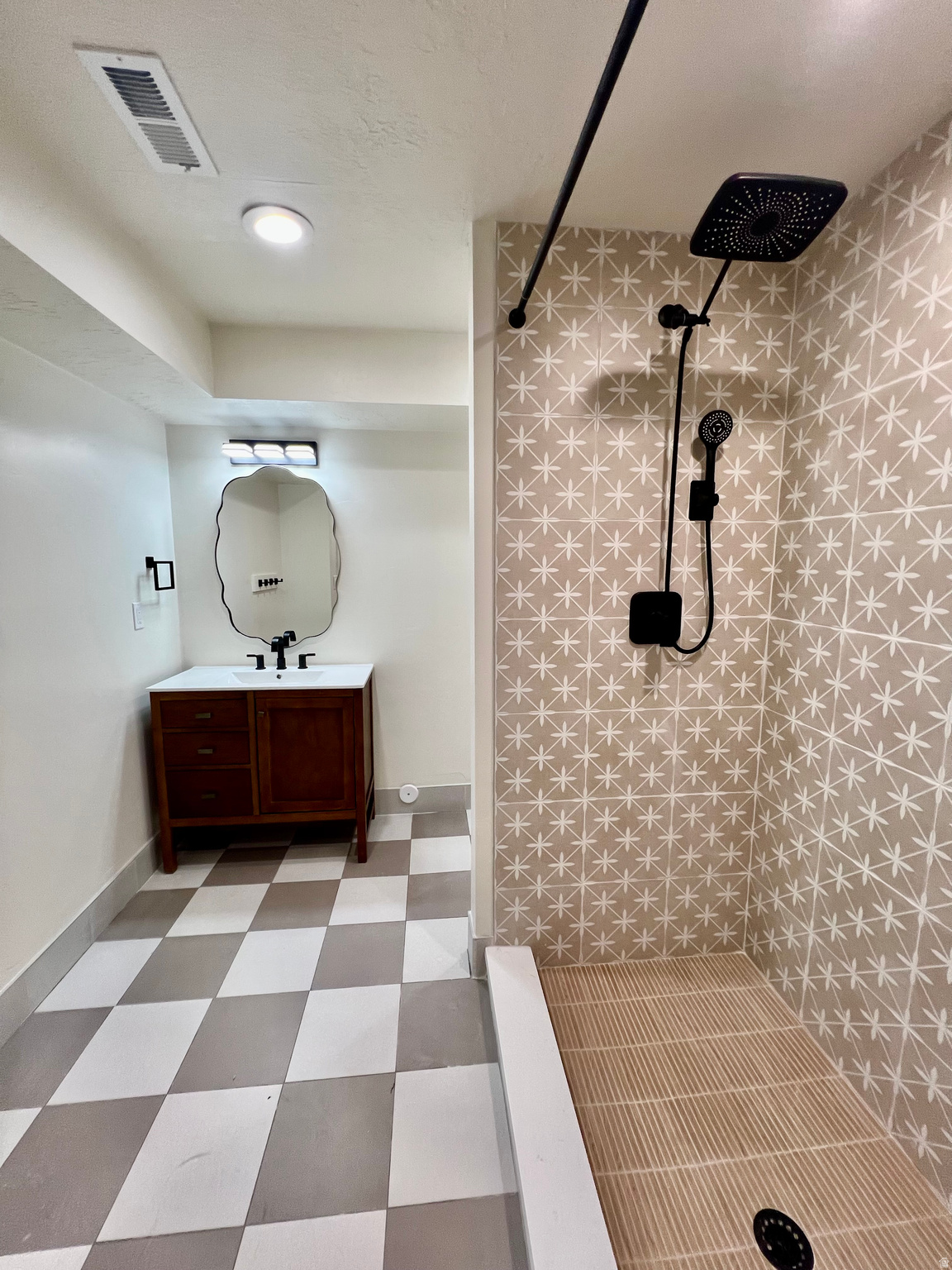 main property photo 81
