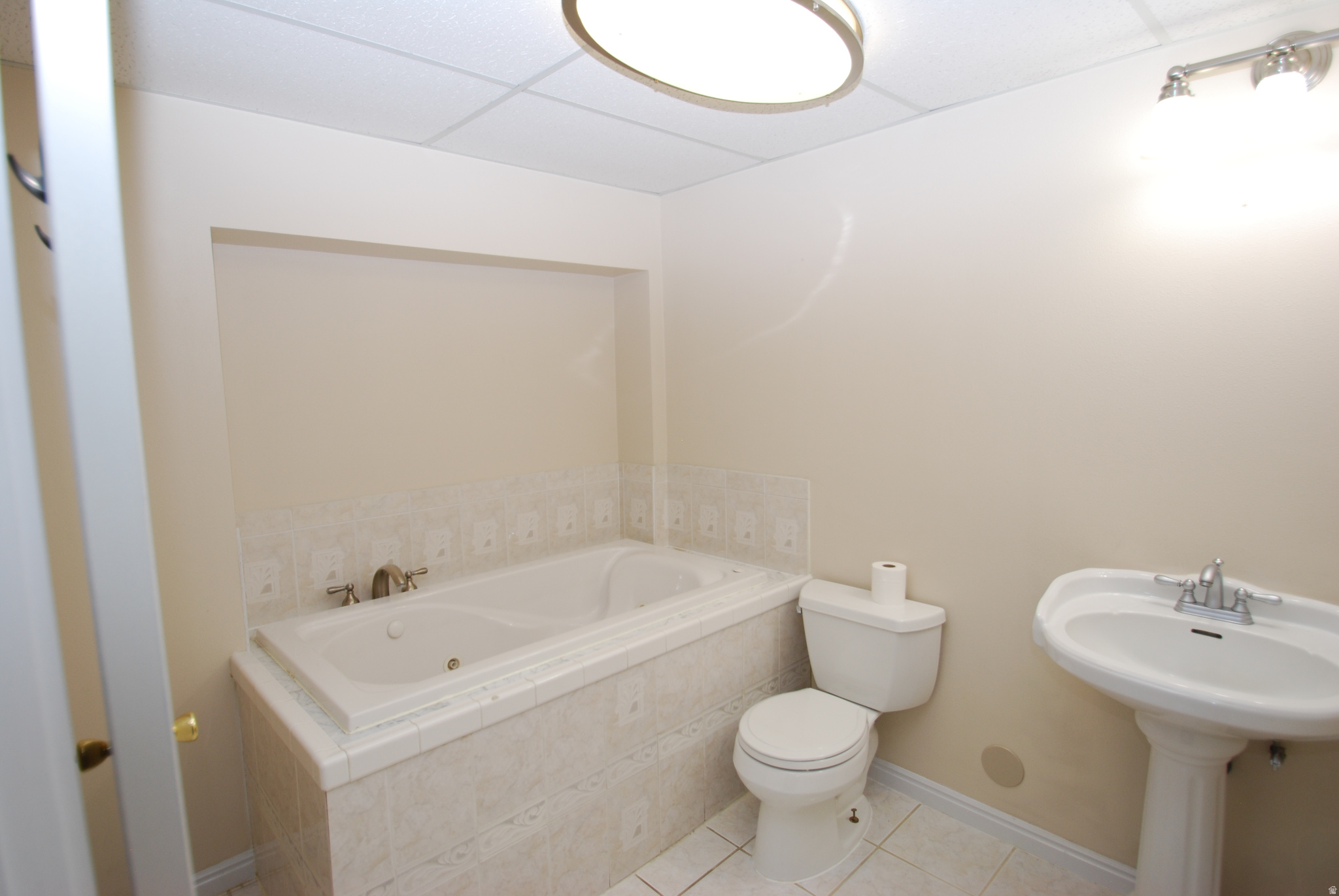 main property photo 12