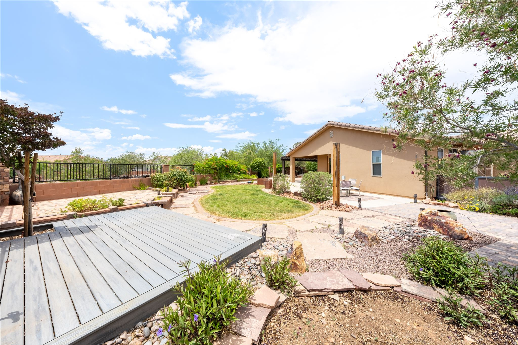 main property photo 40