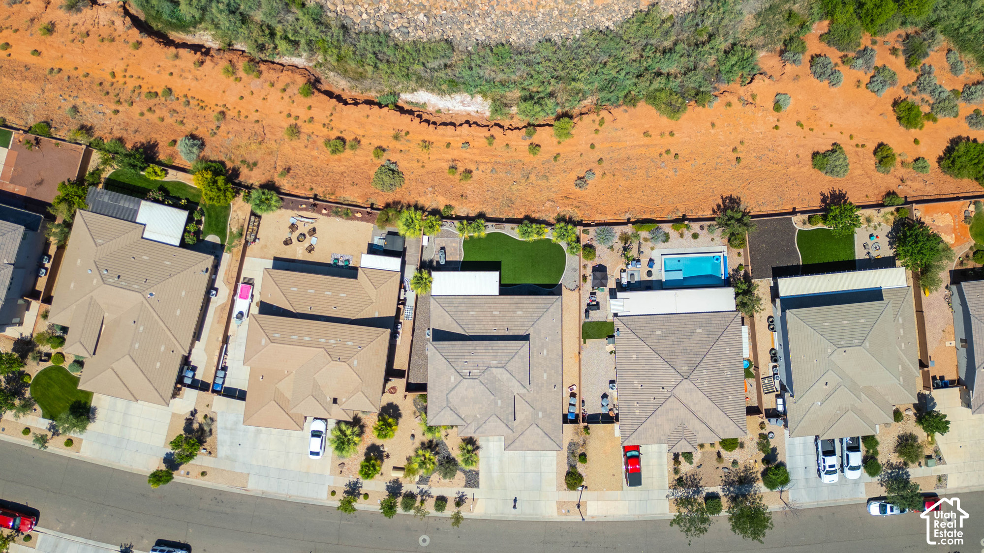 main property photo 9