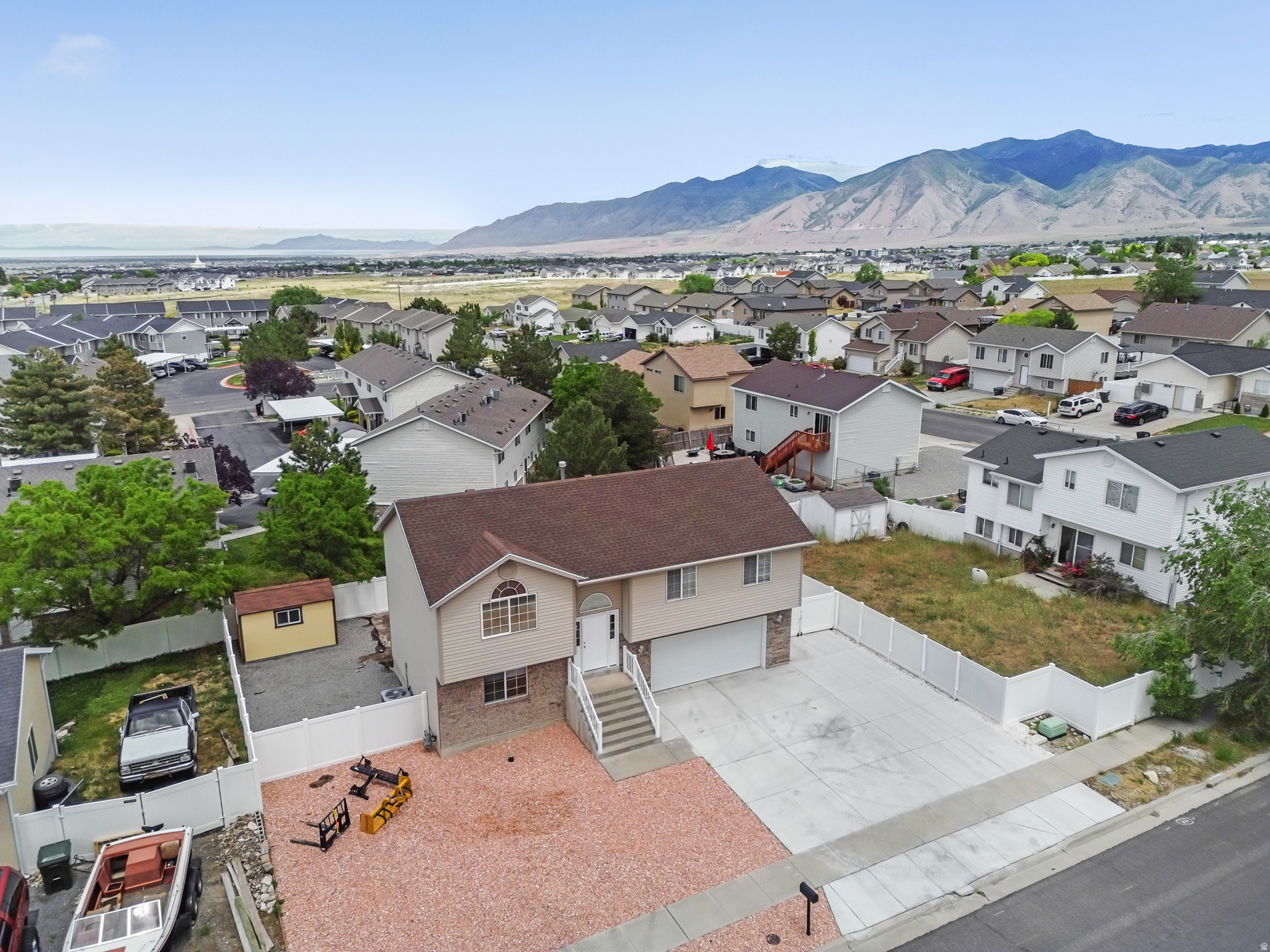 main property photo 33