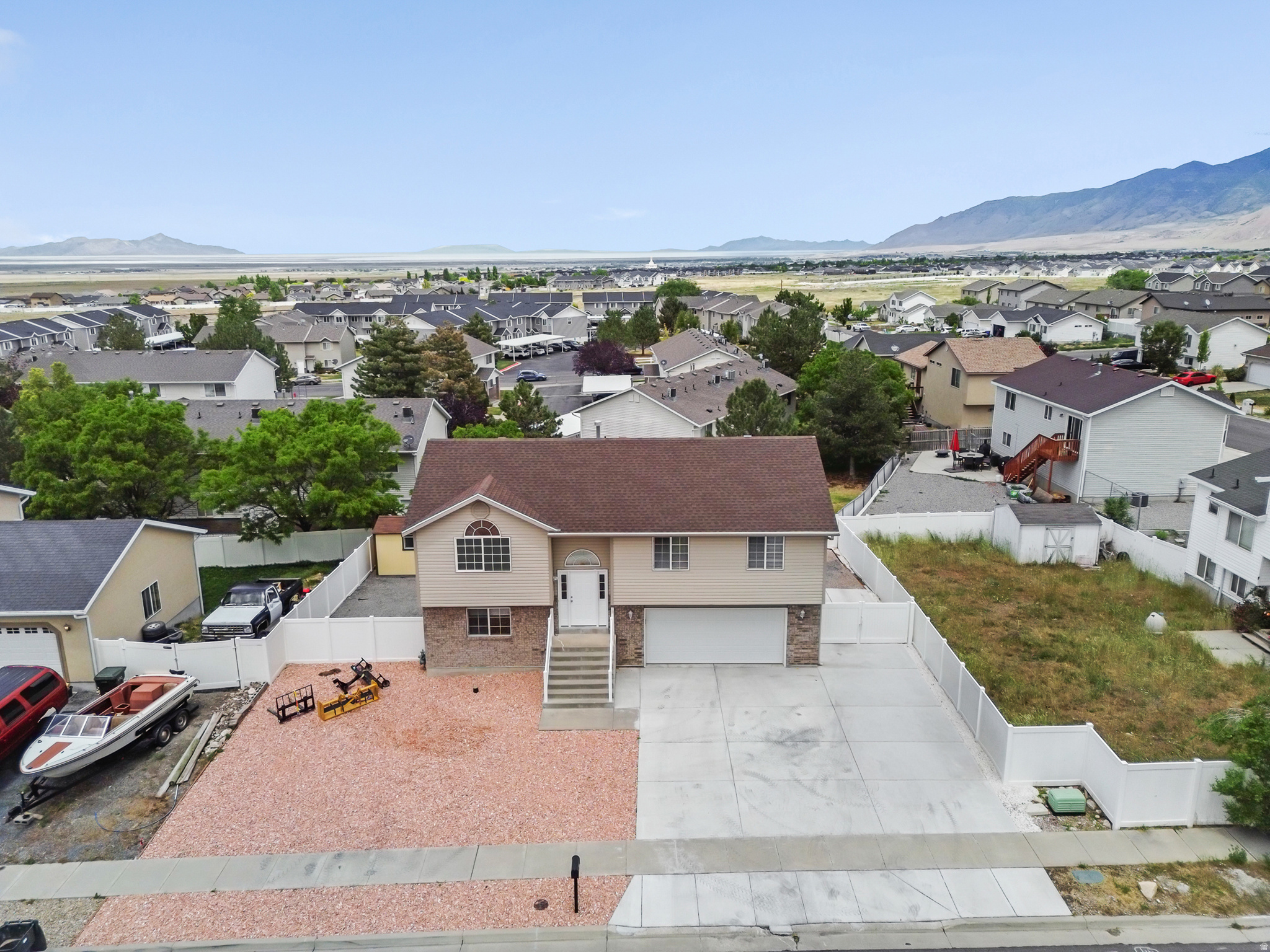 main property photo 39