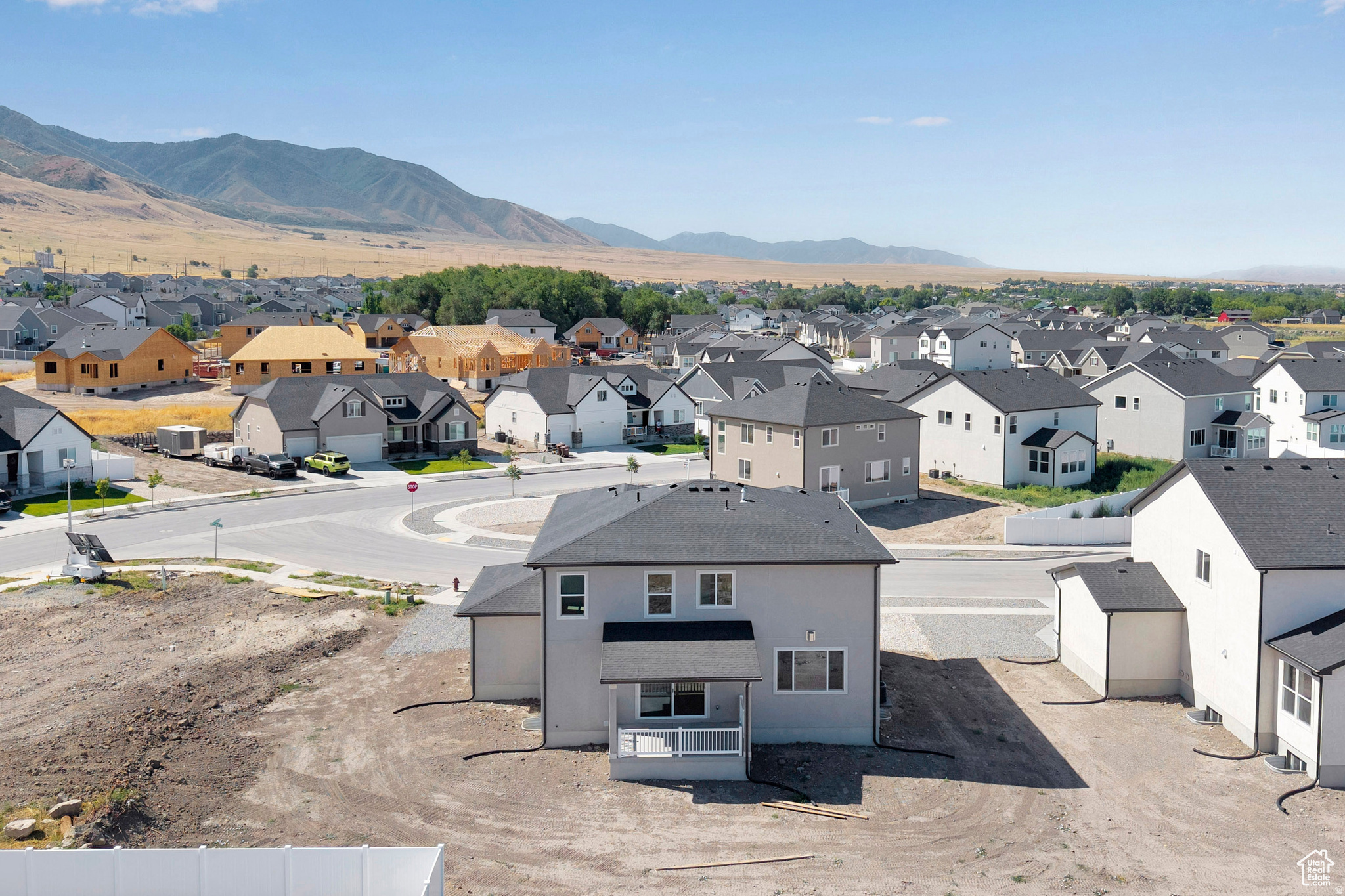 main property photo 30