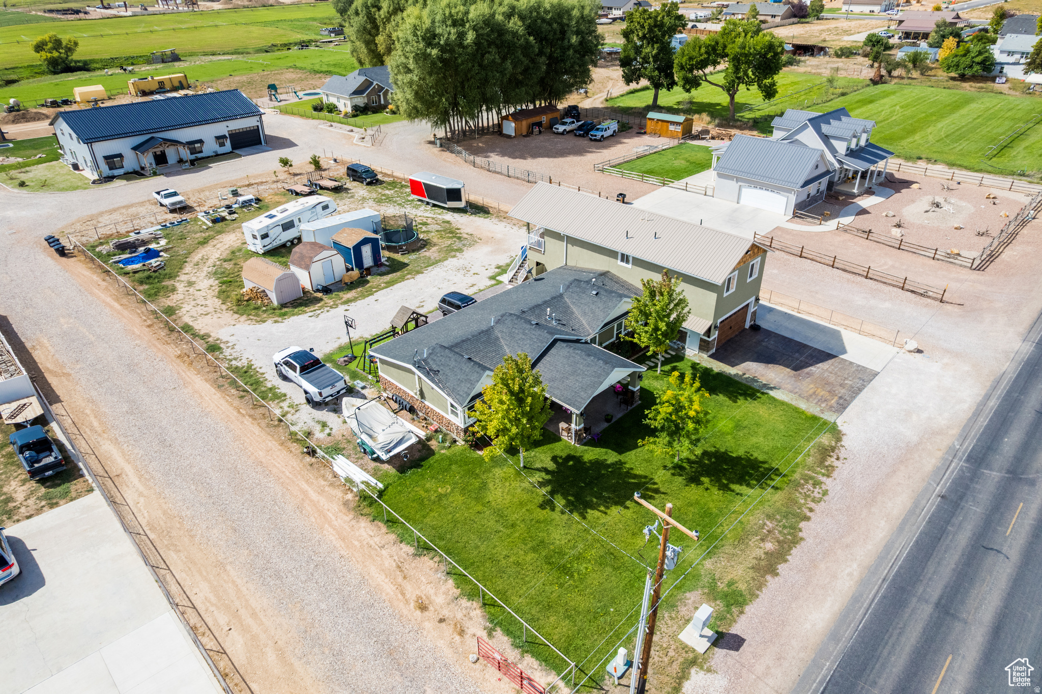 main property photo 37
