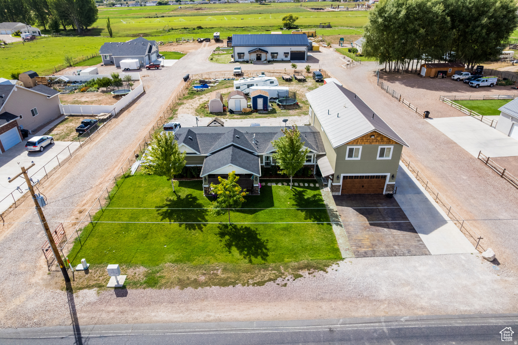 main property photo 38