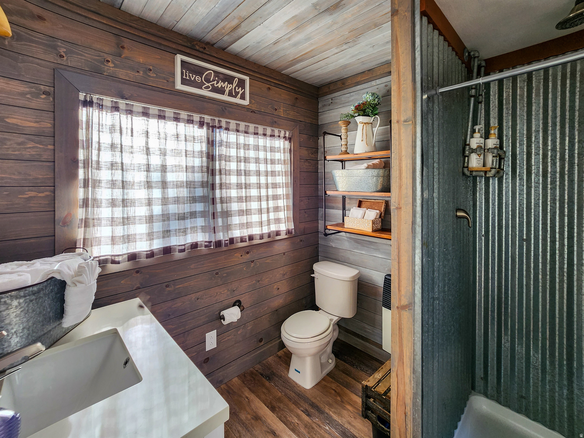 main property photo 9