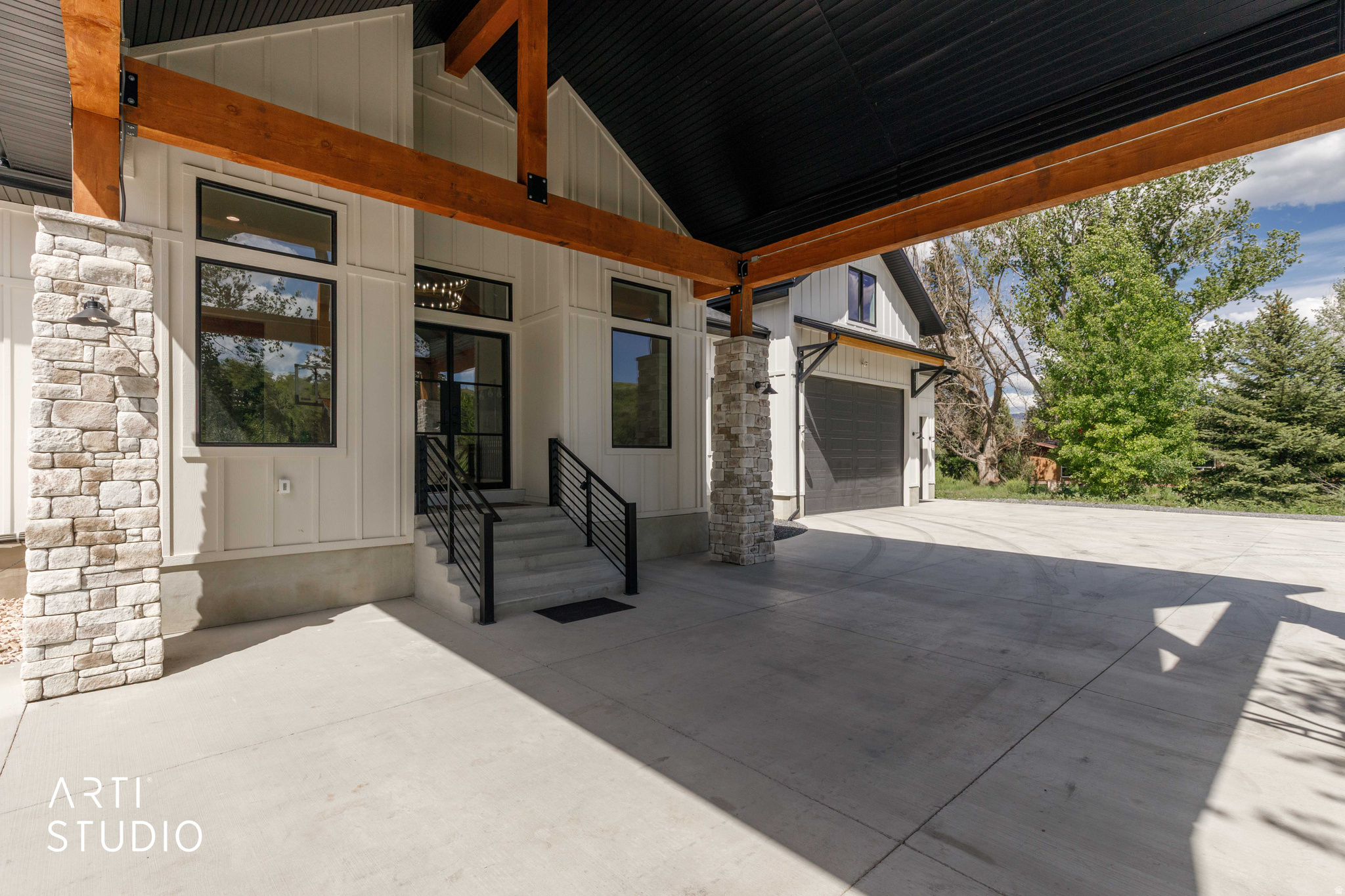main property photo 16