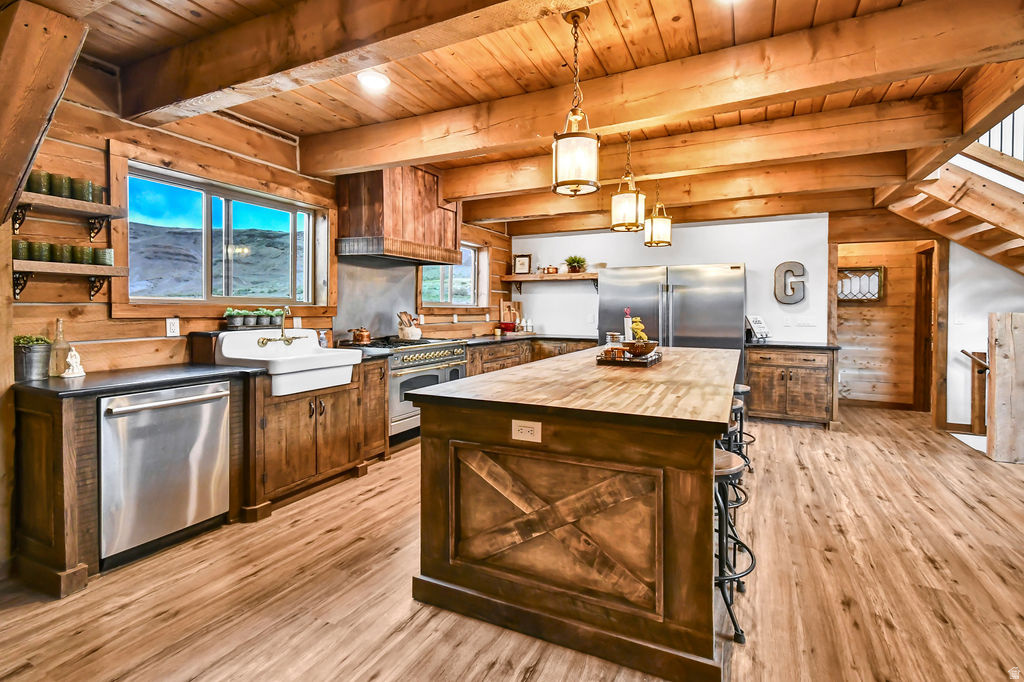 main property photo 9