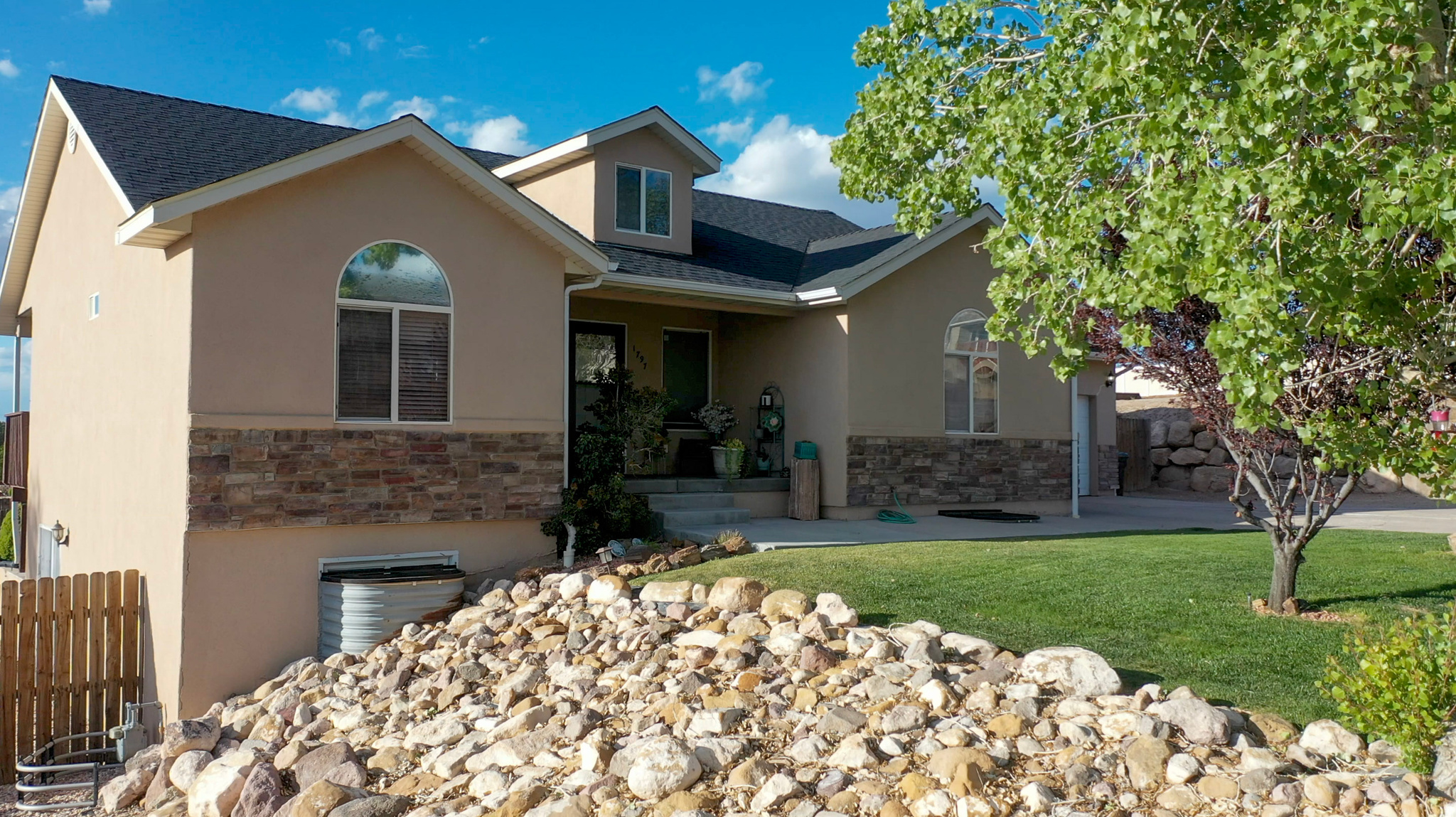 main property photo 74
