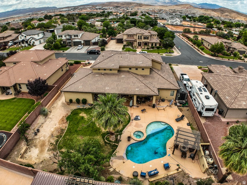 main property photo 18
