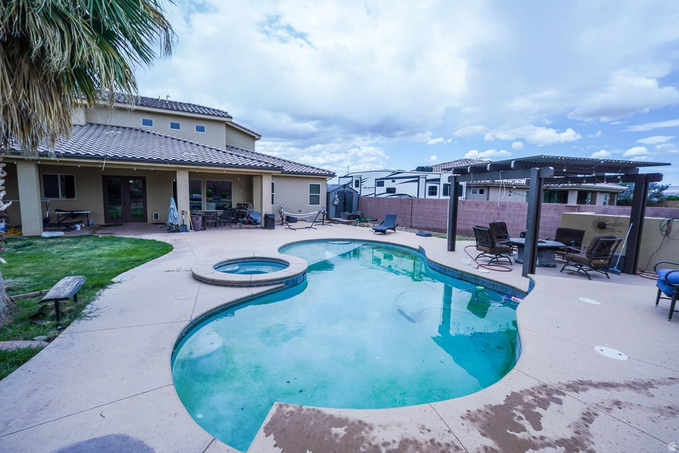 main property photo 37