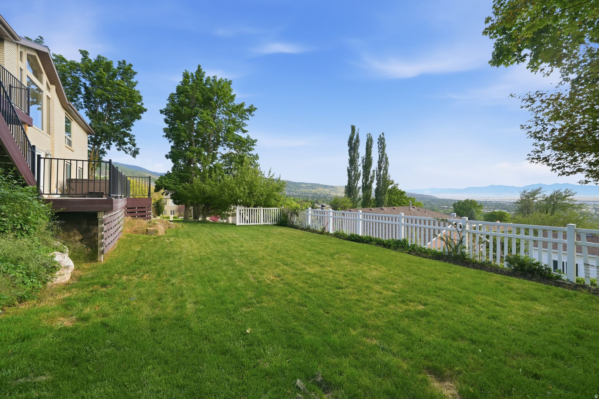 main property photo 37