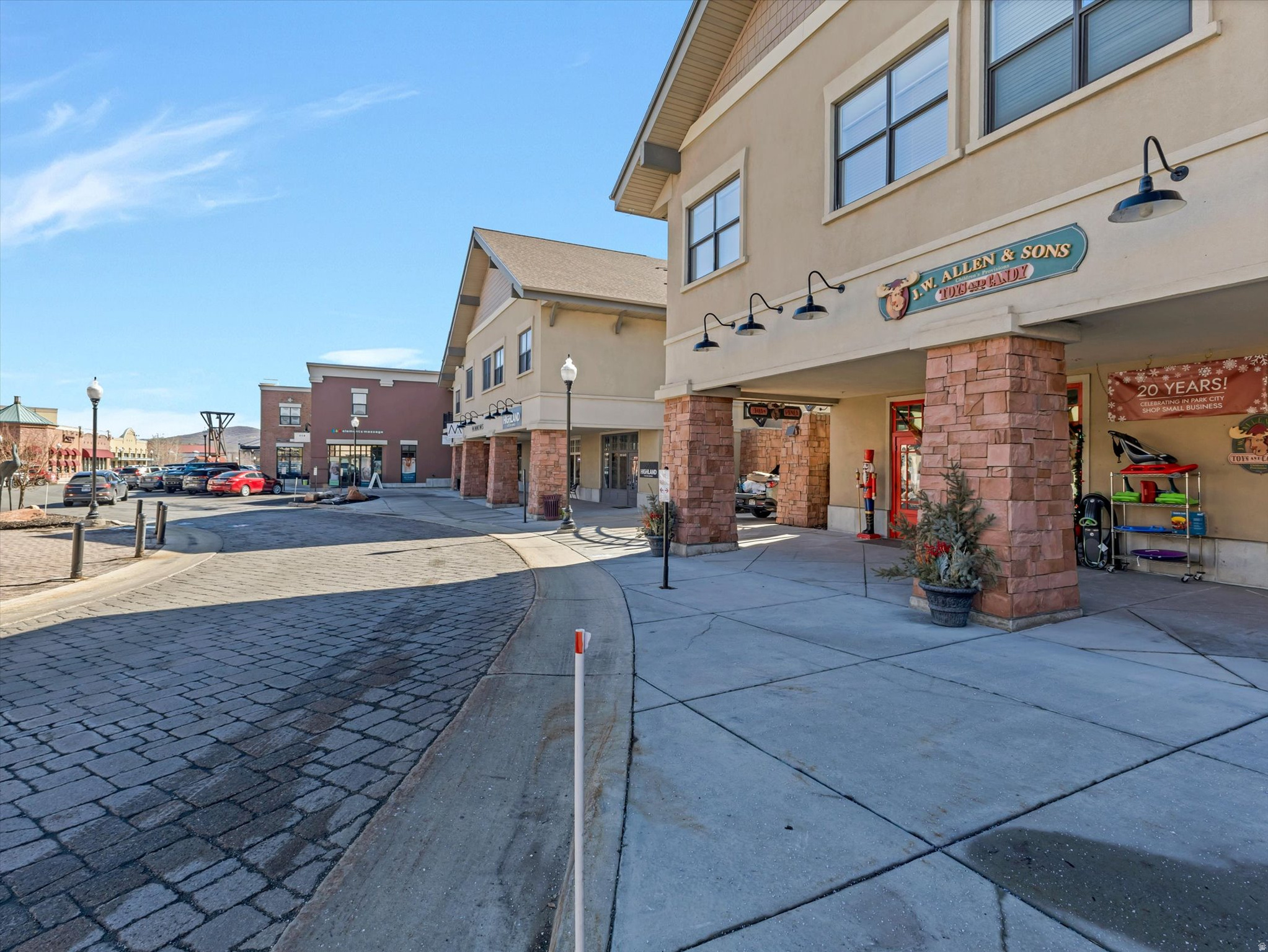 main property photo 23