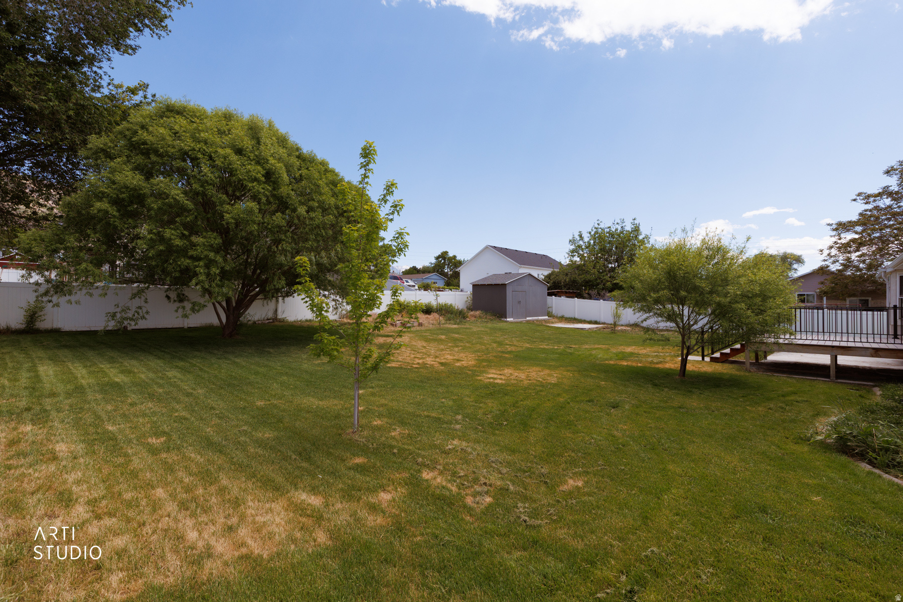 main property photo 40