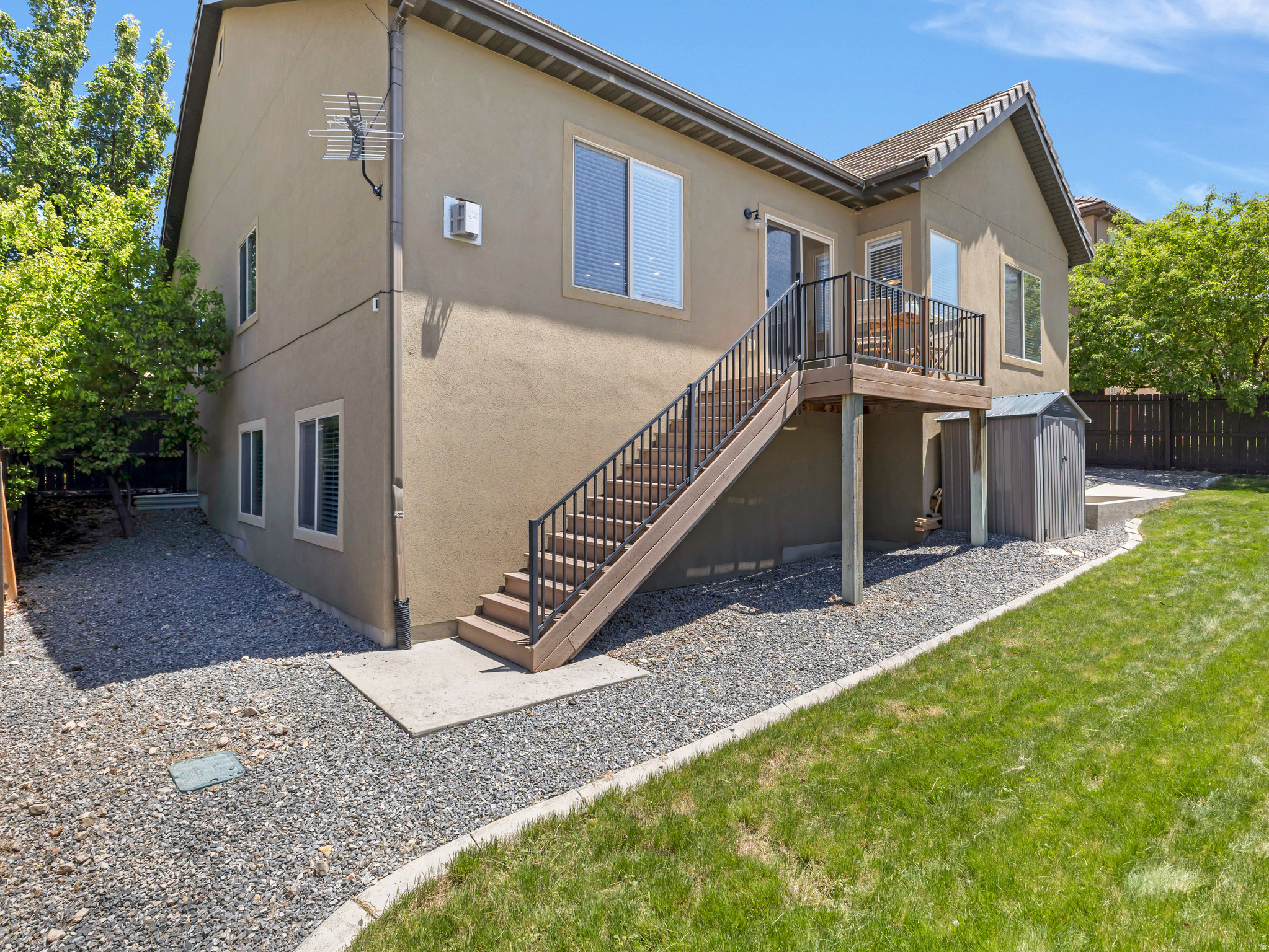 main property photo 32