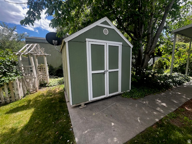 main property photo 13