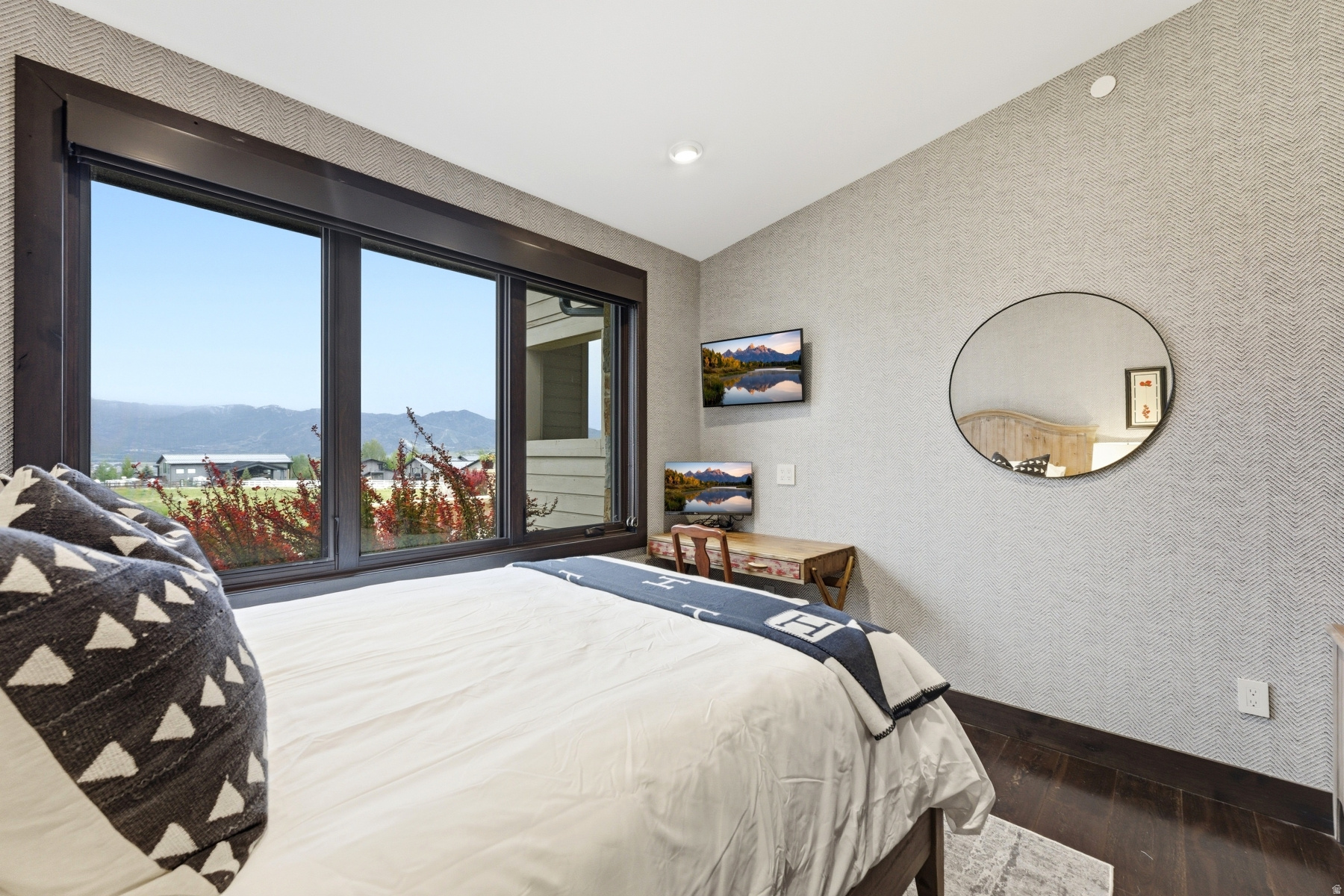 main property photo 61